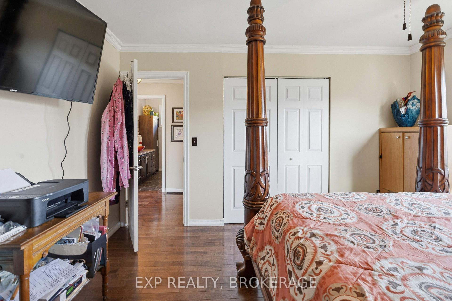 Photo 19 of 121 Butler Street E, Kingston, Rideau — HOMEH