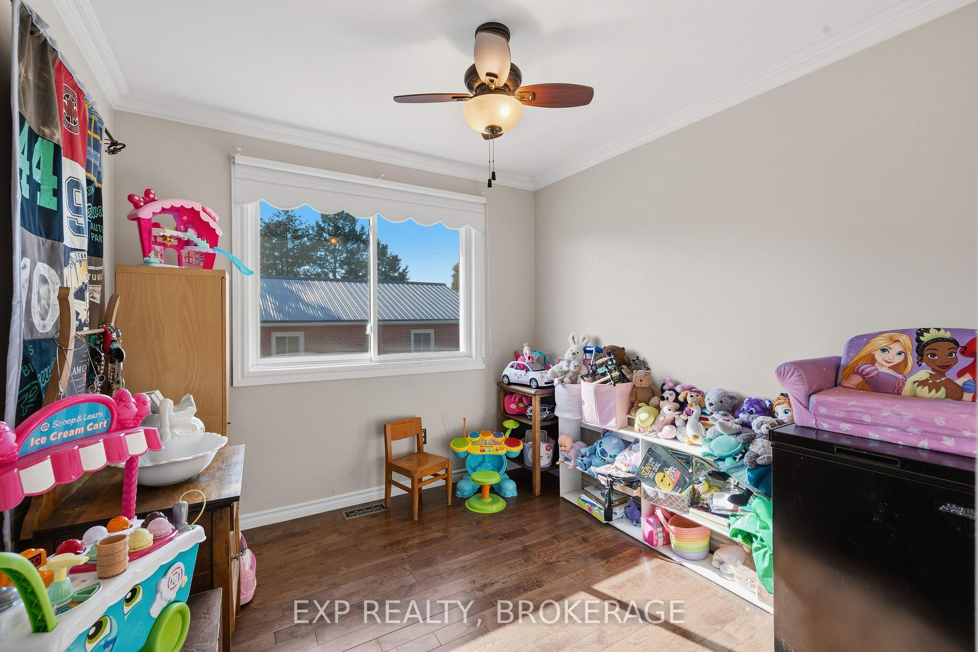Photo 23 of 121 Butler Street E, Kingston, Rideau — HOMEH