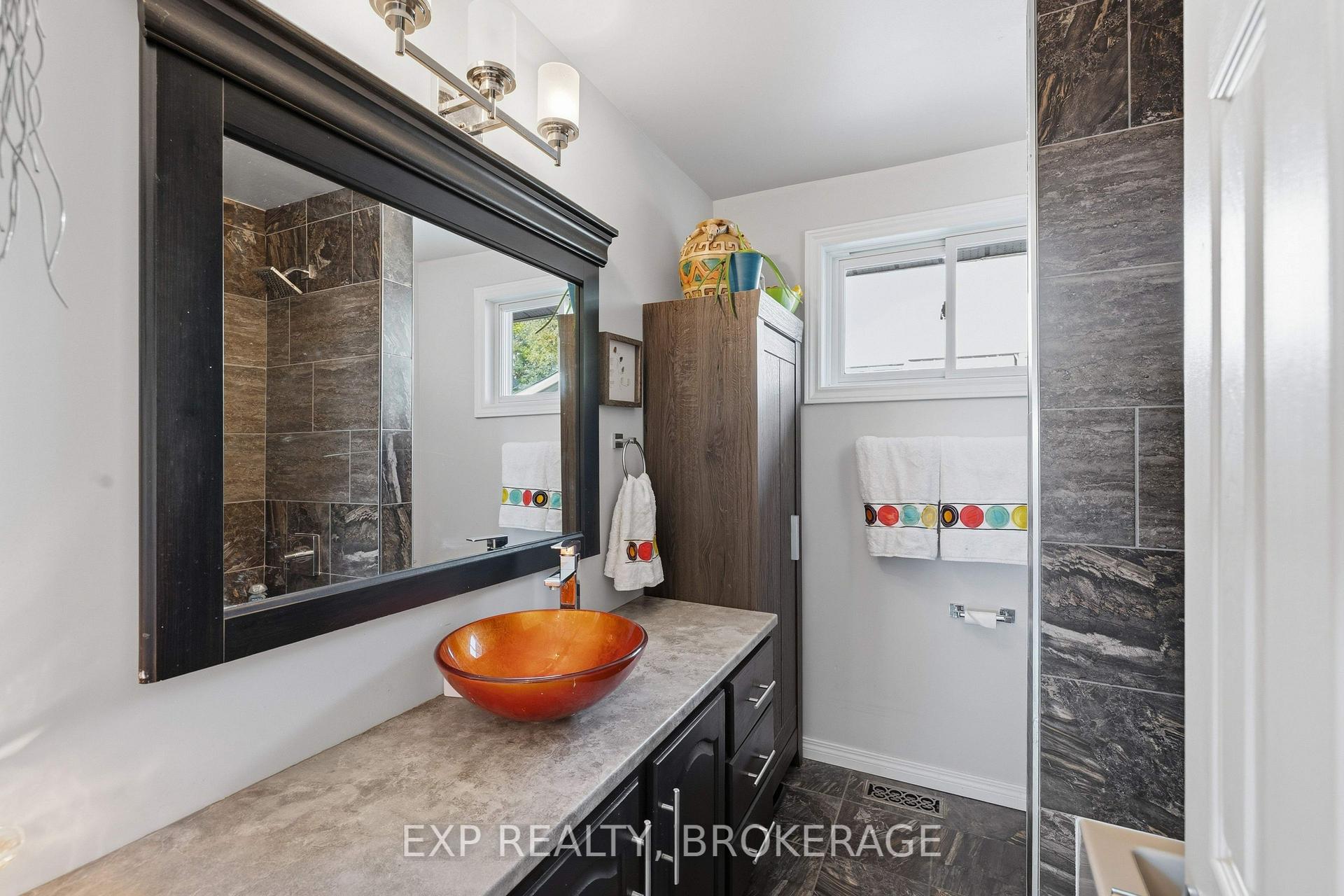 Photo 27 of 121 Butler Street E, Kingston, Rideau — HOMEH