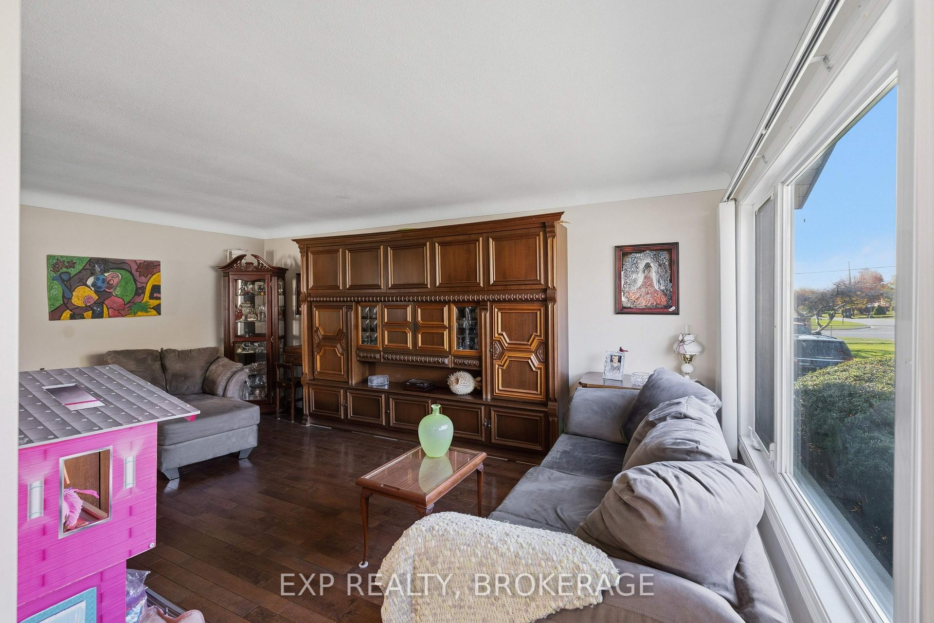 Photo 28 of 121 Butler Street E, Kingston, Rideau — HOMEH