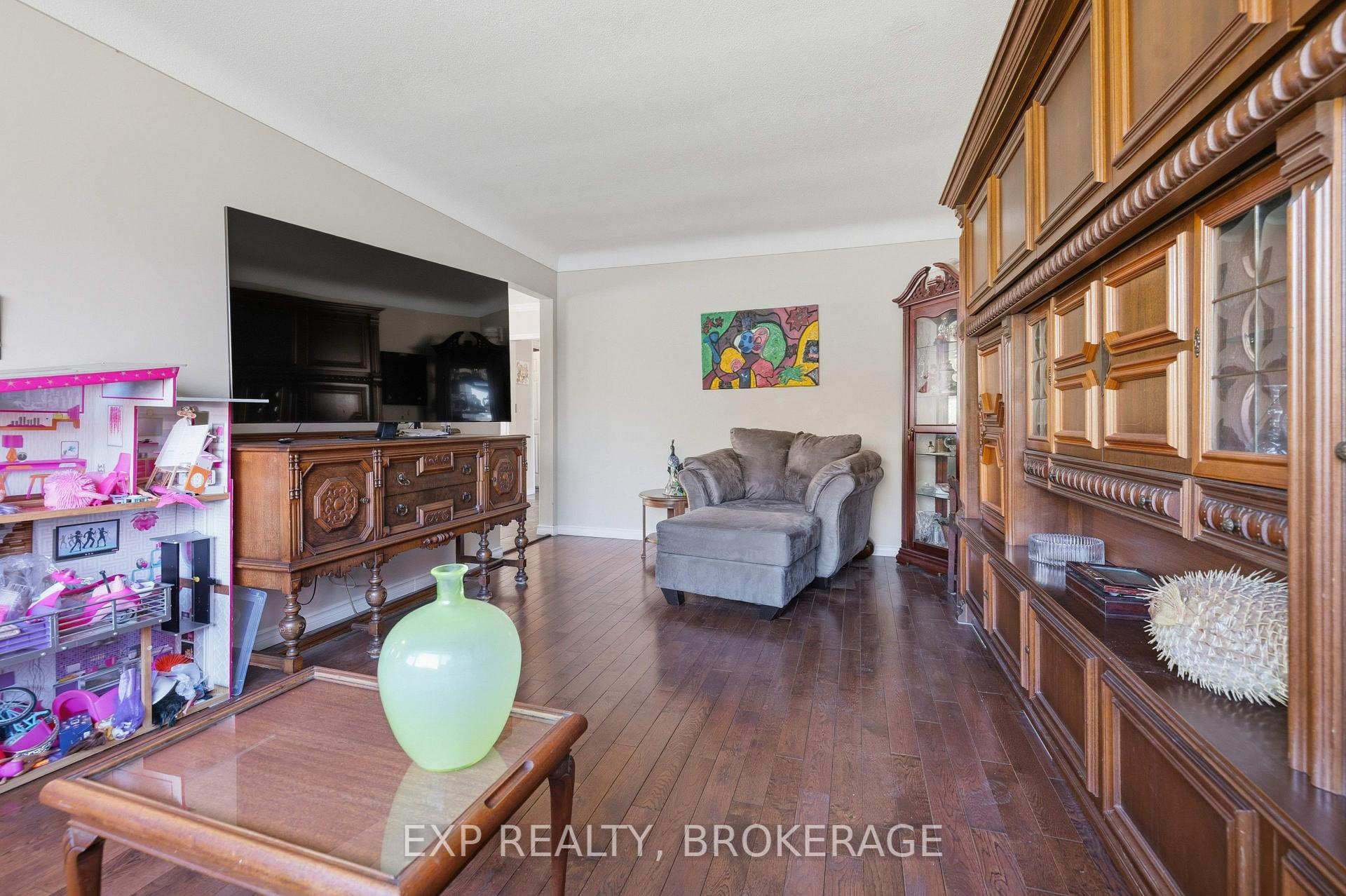 Photo 29 of 121 Butler Street E, Kingston, Rideau — HOMEH