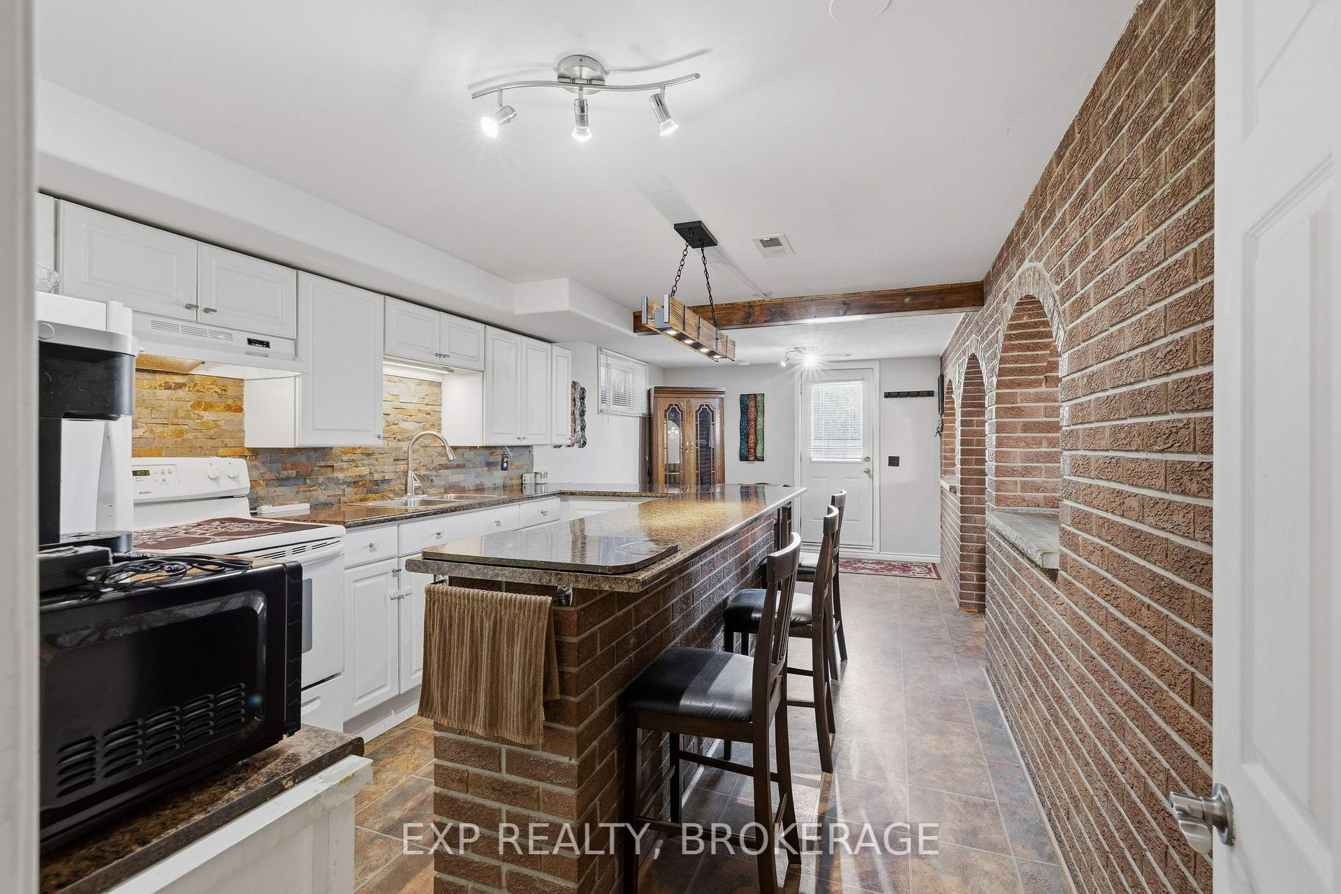Photo 31 of 121 Butler Street E, Kingston, Rideau — HOMEH