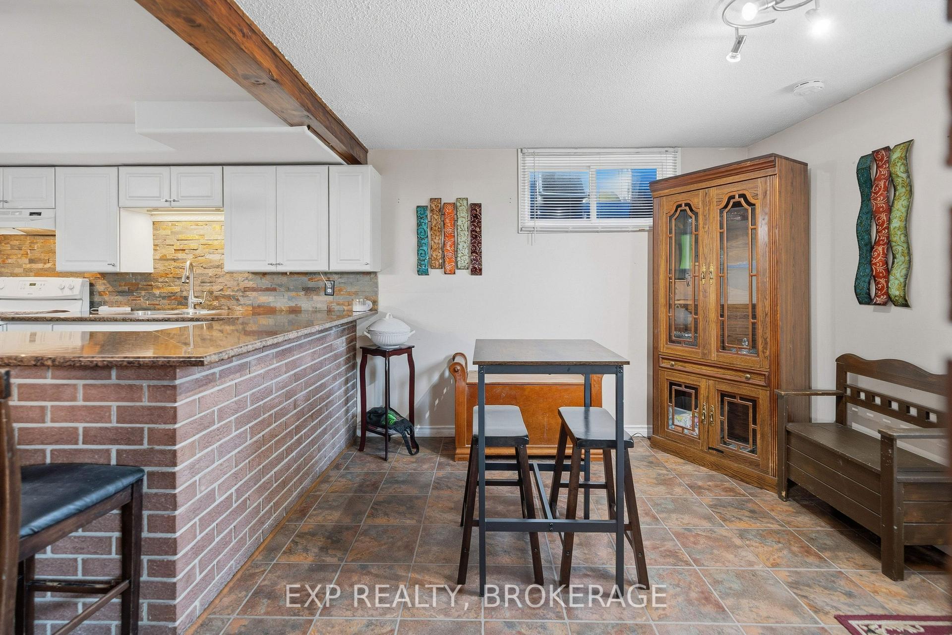 Photo 38 of 121 Butler Street E, Kingston, Rideau — HOMEH