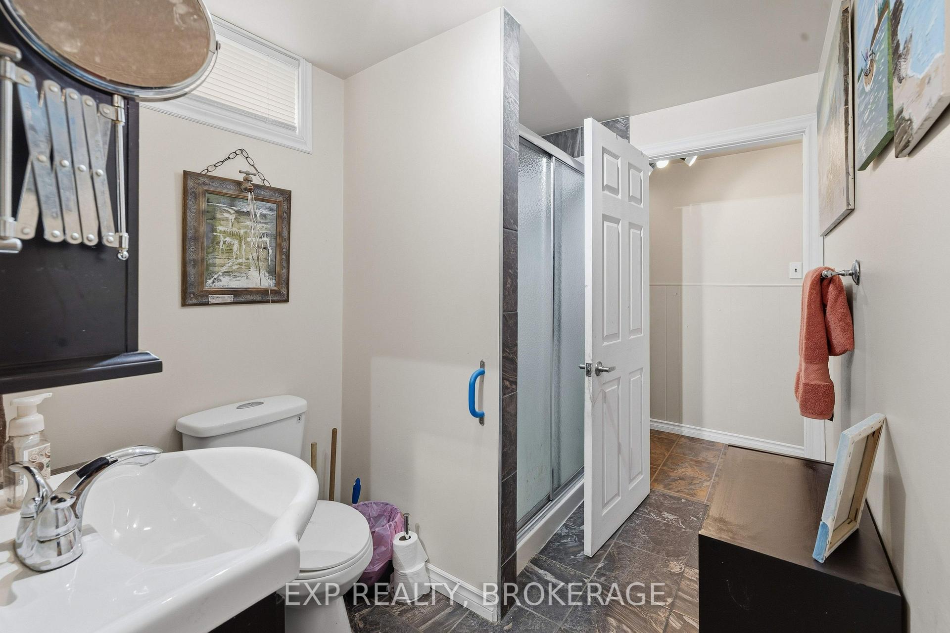 Photo 40 of 121 Butler Street E, Kingston, Rideau — HOMEH