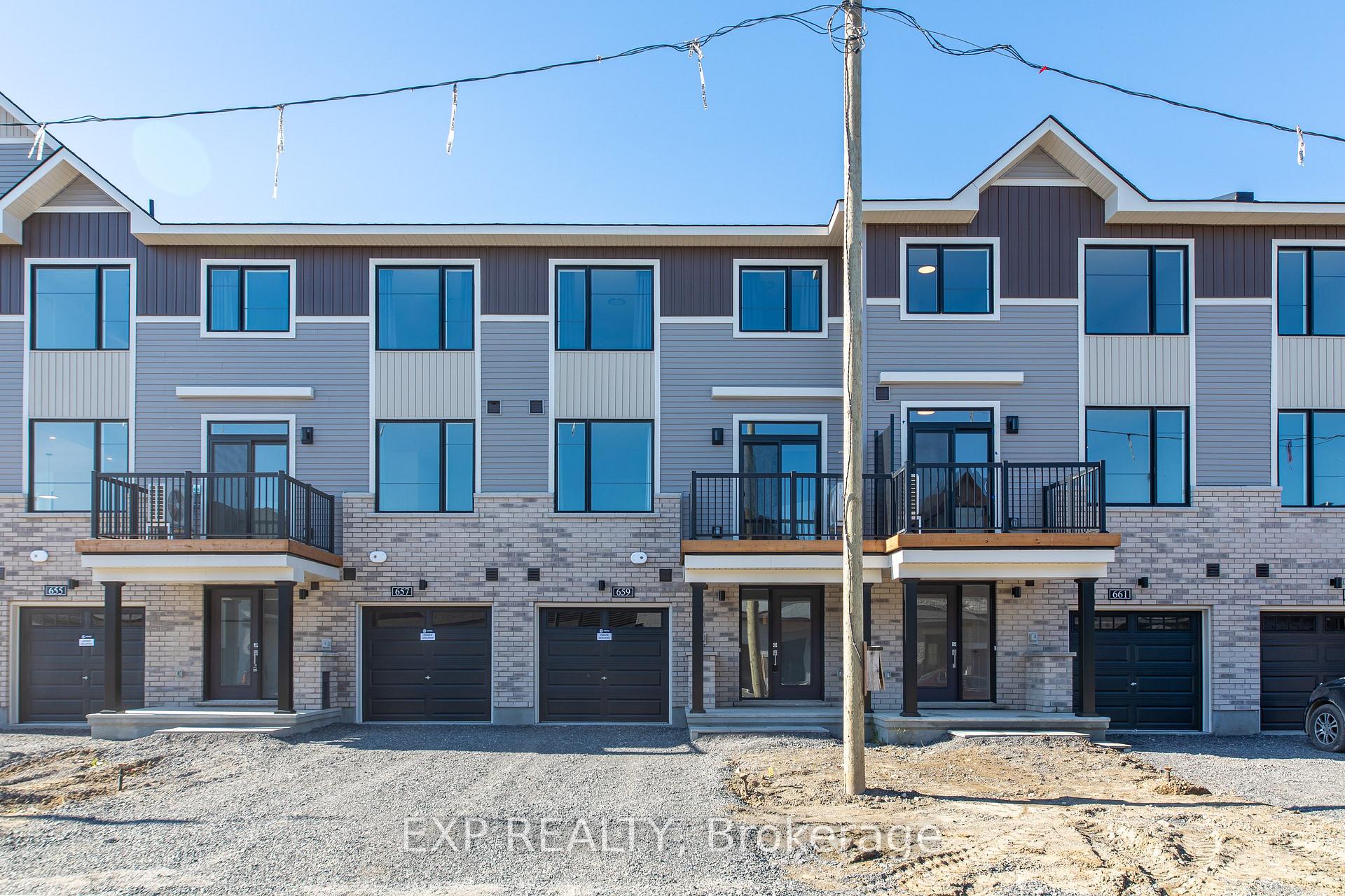 Photo 2 of 659 Moonglade Crescent, Ottawa, Barrhaven - Half Moon Bay — HOMEH