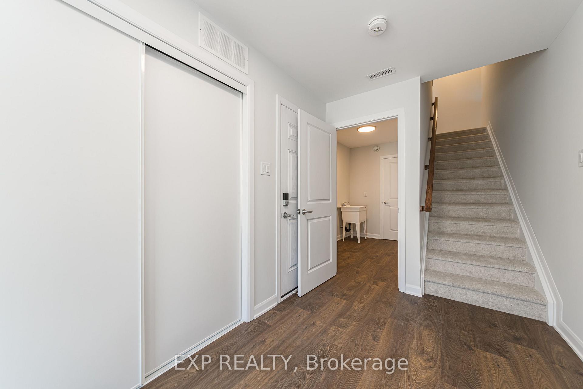 Photo 5 of 659 Moonglade Crescent, Ottawa, Barrhaven - Half Moon Bay — HOMEH