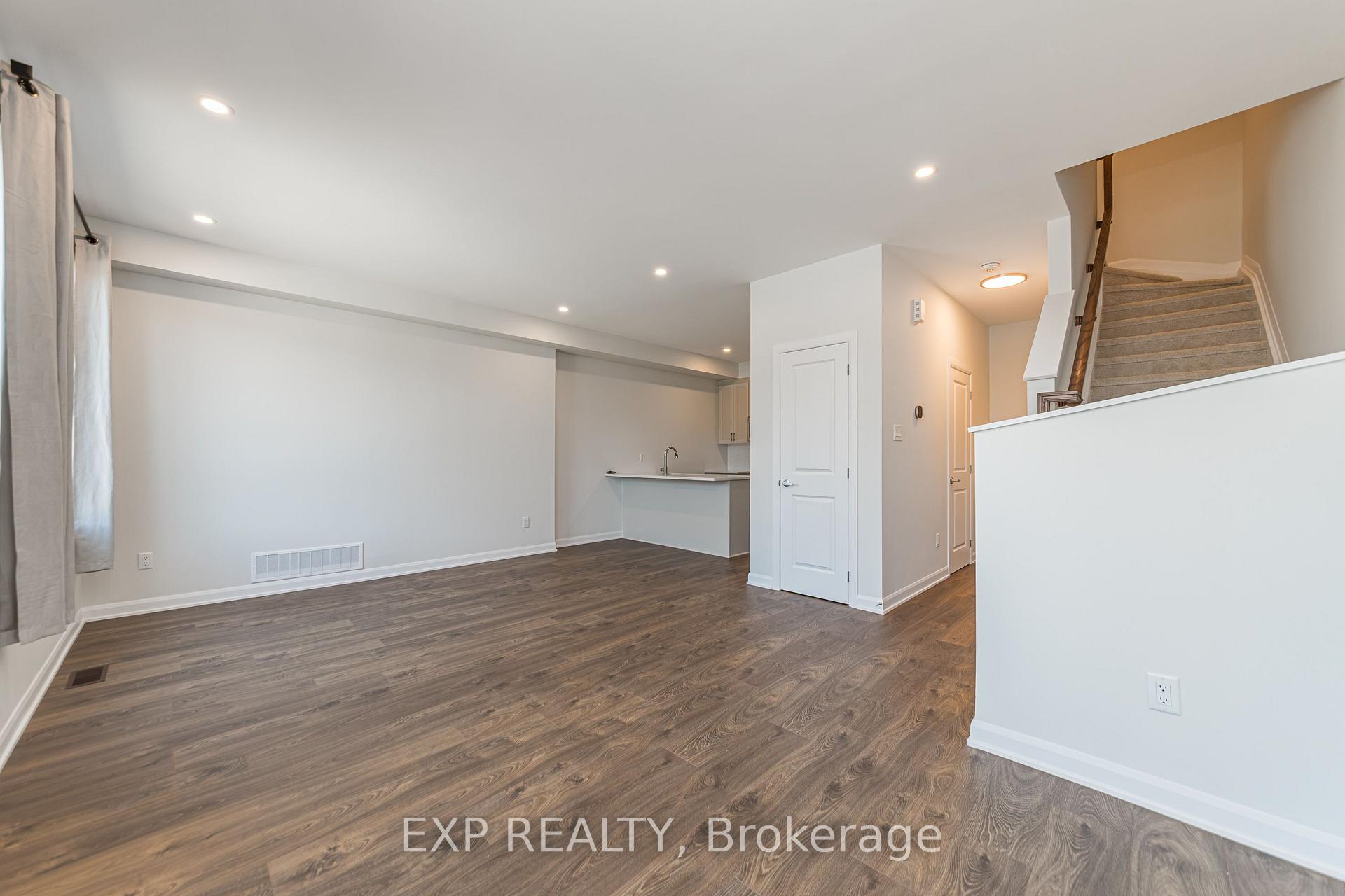 Photo 10 of 659 Moonglade Crescent, Ottawa, Barrhaven - Half Moon Bay — HOMEH