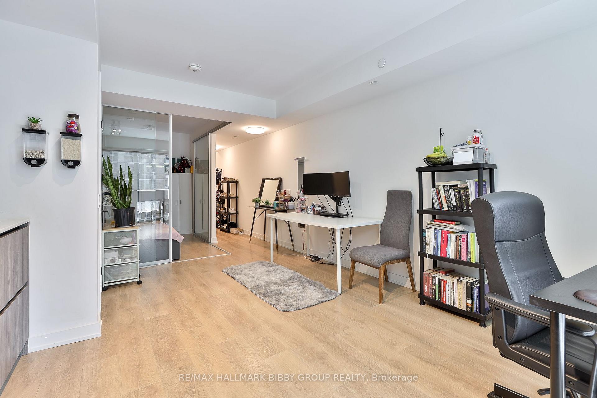 Photo 9 of Unit 302, 127 Broadway Avenue, Toronto, Mount Pleasant West — HOMEH