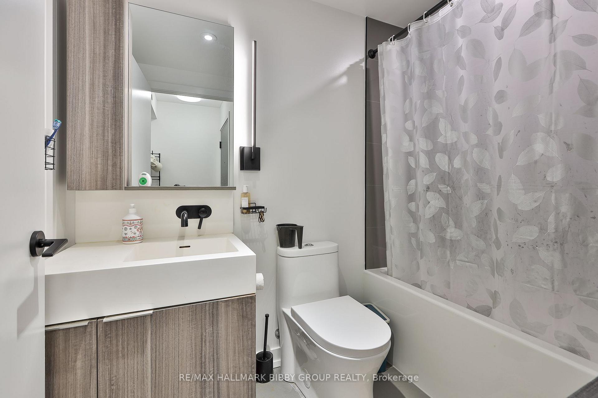 Photo 14 of Unit 302, 127 Broadway Avenue, Toronto, Mount Pleasant West — HOMEH