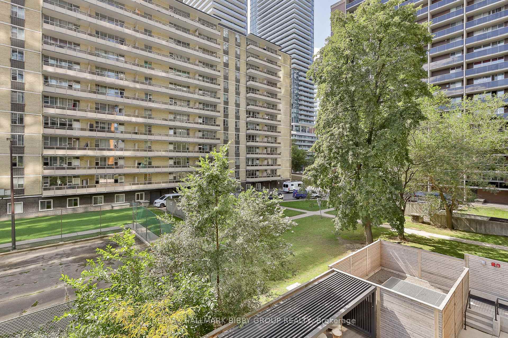 Photo 18 of Unit 302, 127 Broadway Avenue, Toronto, Mount Pleasant West — HOMEH