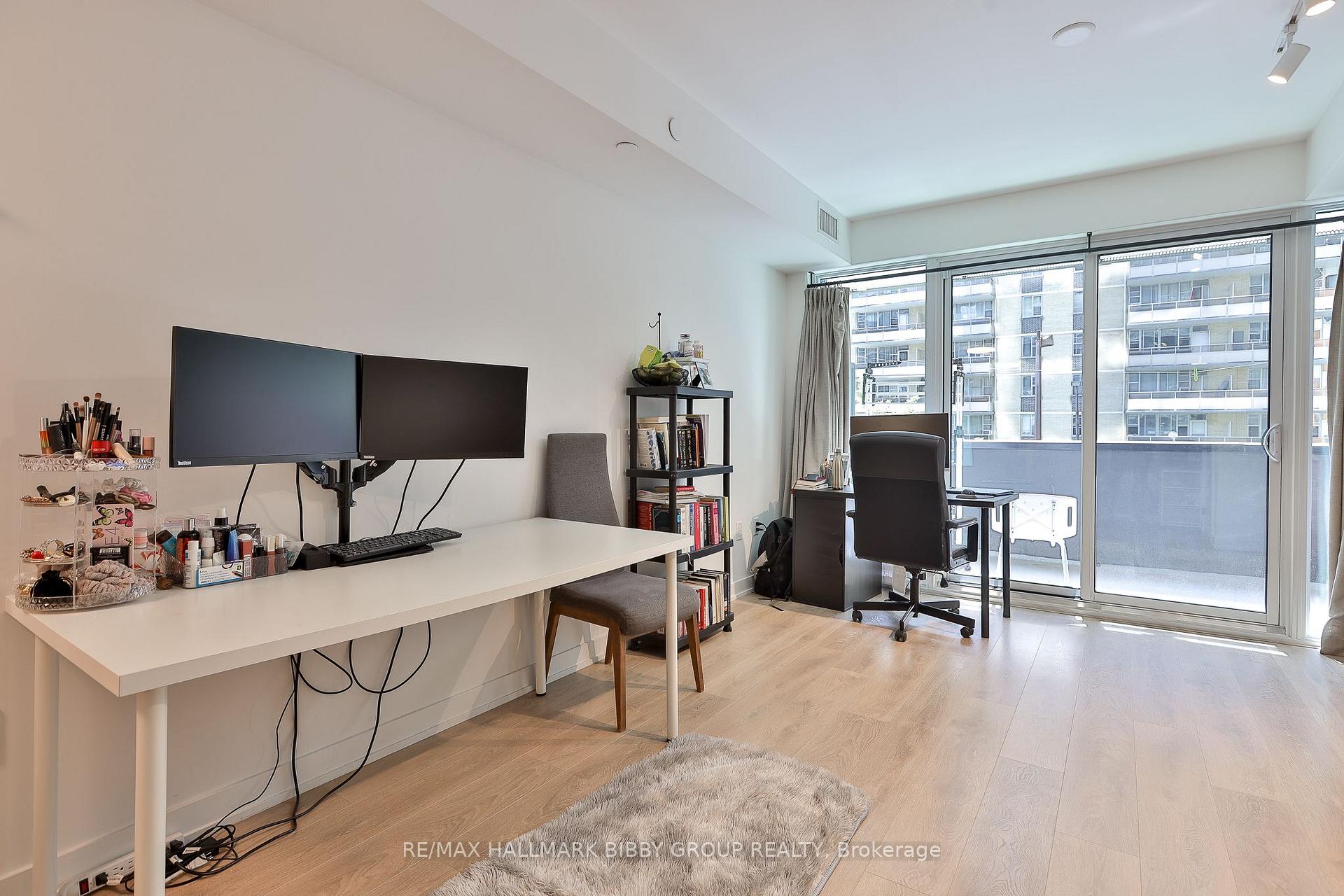 Photo 4 of Unit 302, 127 Broadway Avenue, Toronto, Mount Pleasant West — HOMEH