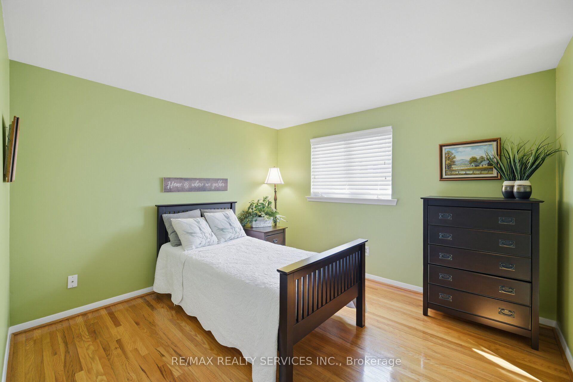 Photo 15 of 5 Drake Boulevard, Brampton, Southgate — HOMEH