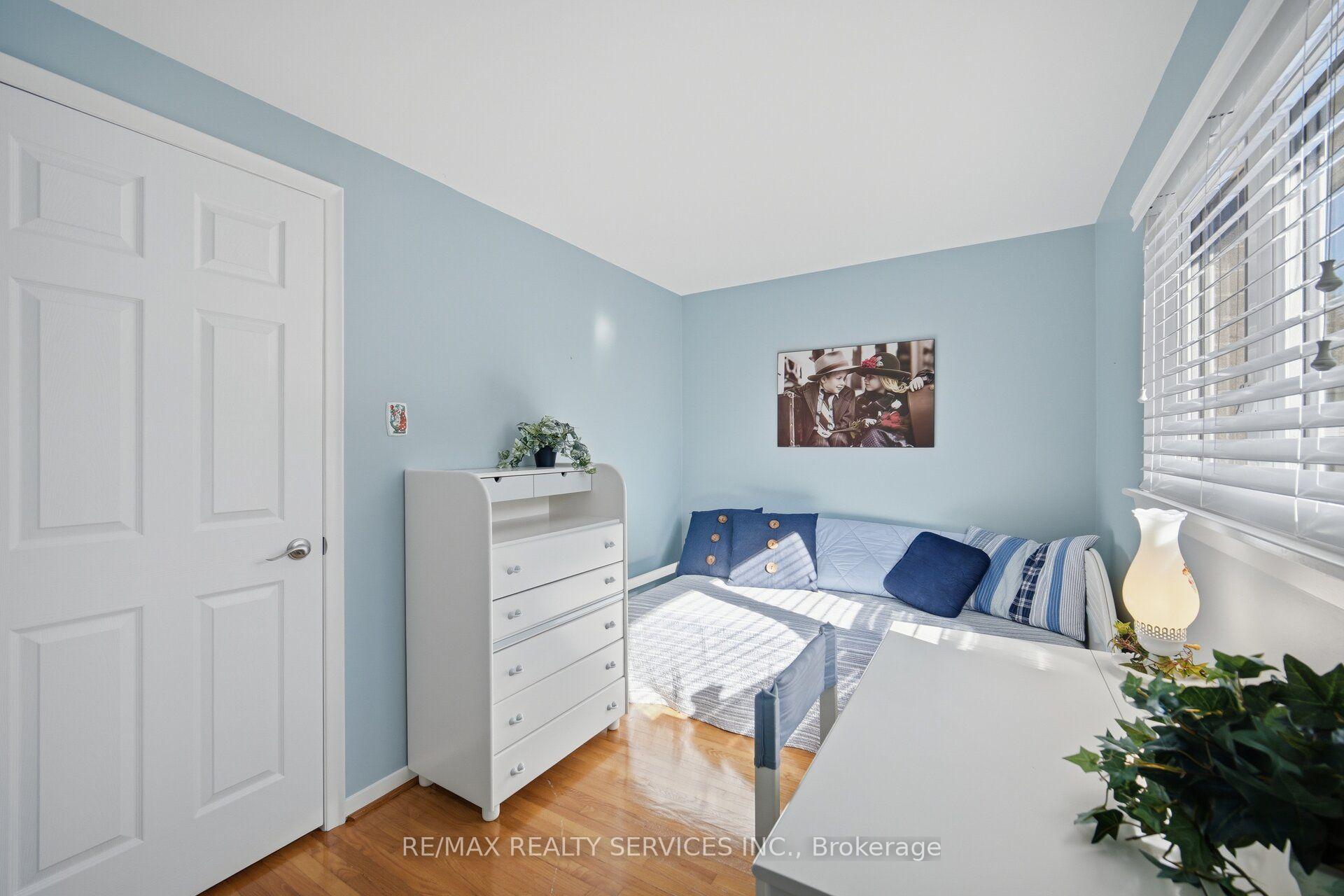 Photo 17 of 5 Drake Boulevard, Brampton, Southgate — HOMEH