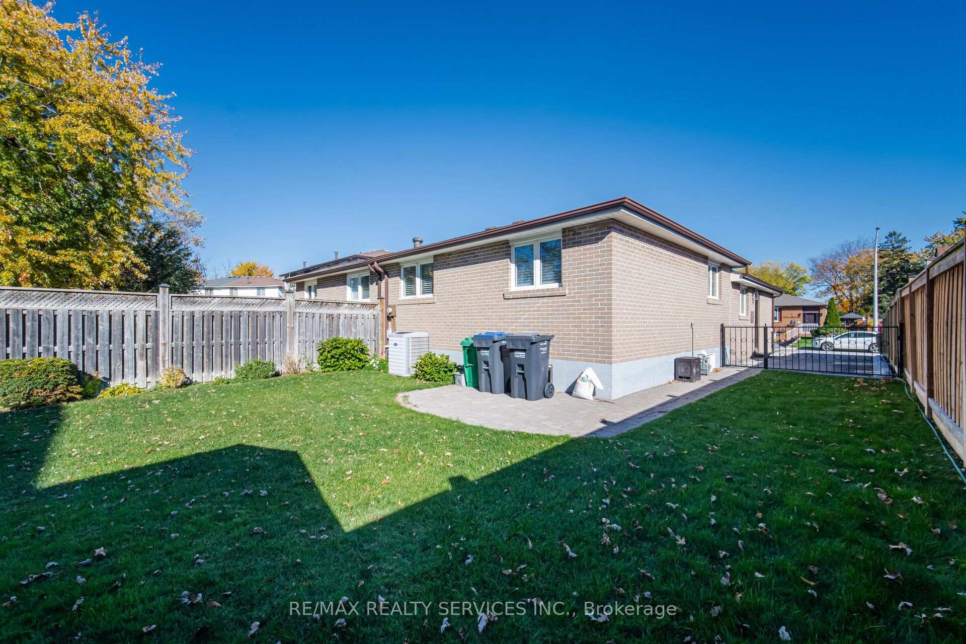 Photo 33 of 5 Drake Boulevard, Brampton, Southgate — HOMEH