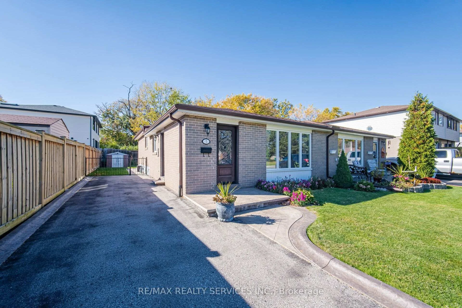 Photo 21 of 5 Drake Boulevard, Brampton, Southgate — HOMEH