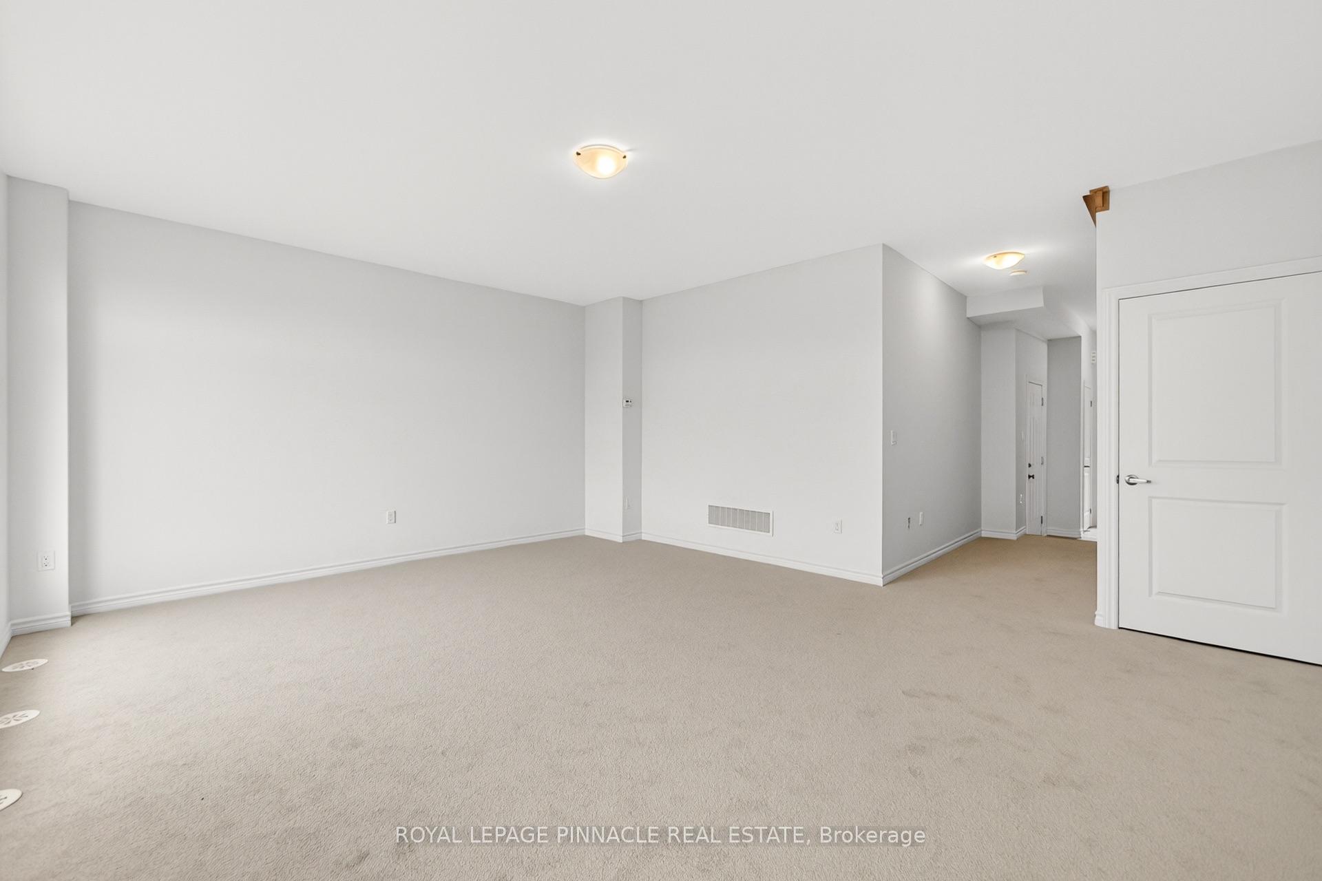 Photo 7 of 69 Inverary Crescent, Vaughan, Kleinburg — HOMEH