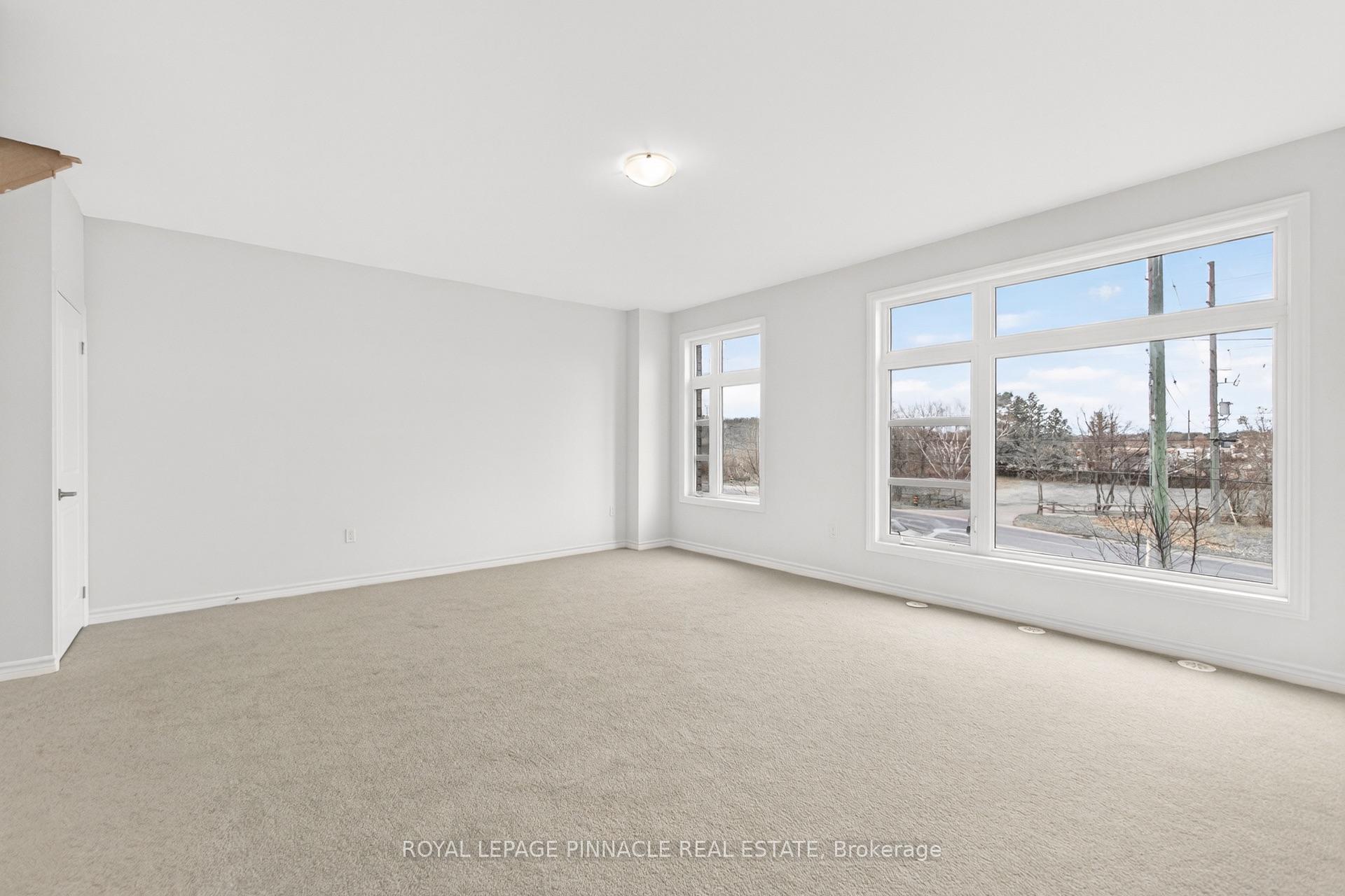Photo 9 of 69 Inverary Crescent, Vaughan, Kleinburg — HOMEH