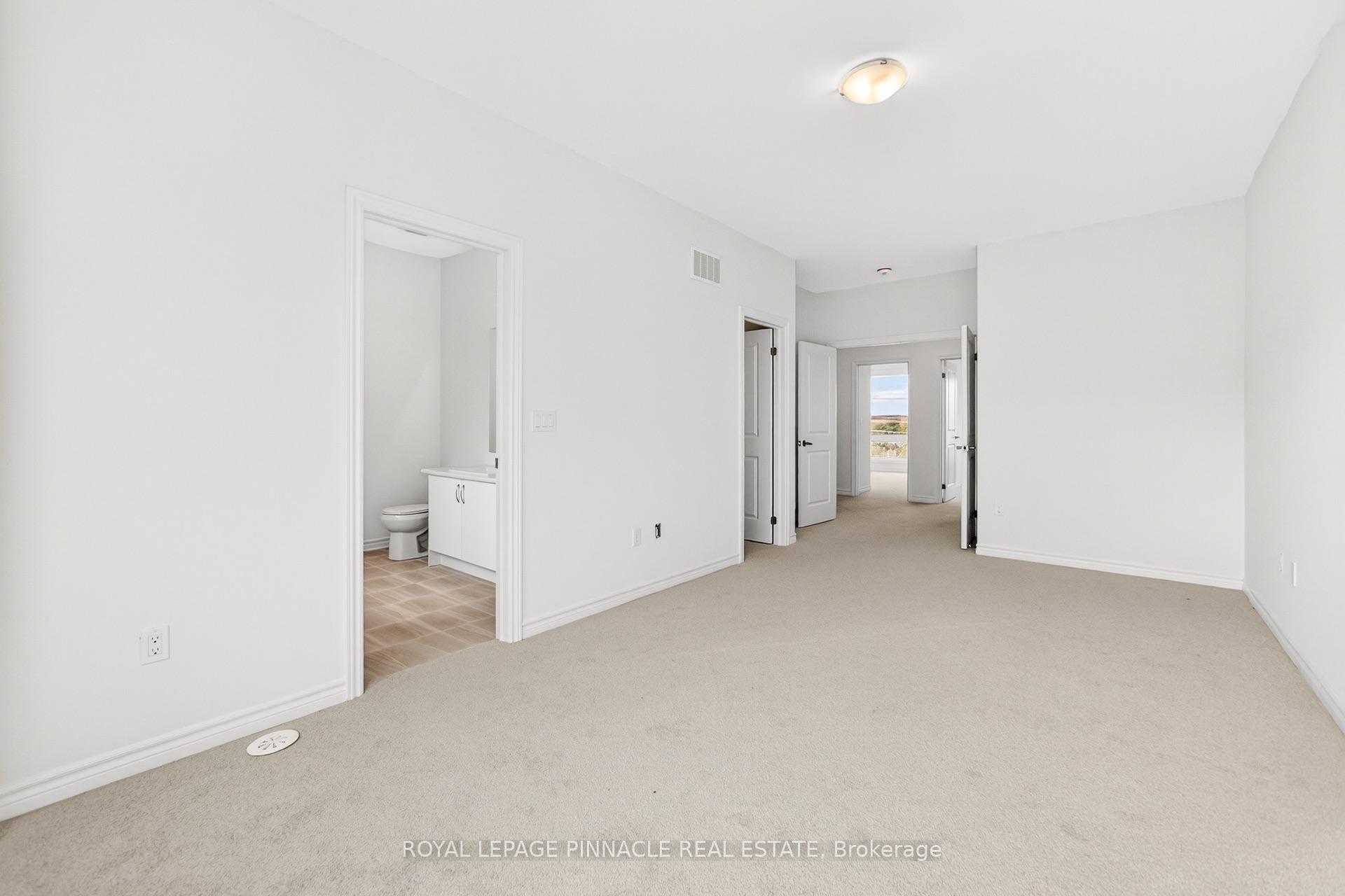 Photo 42 of 69 Inverary Crescent, Vaughan, Kleinburg — HOMEH