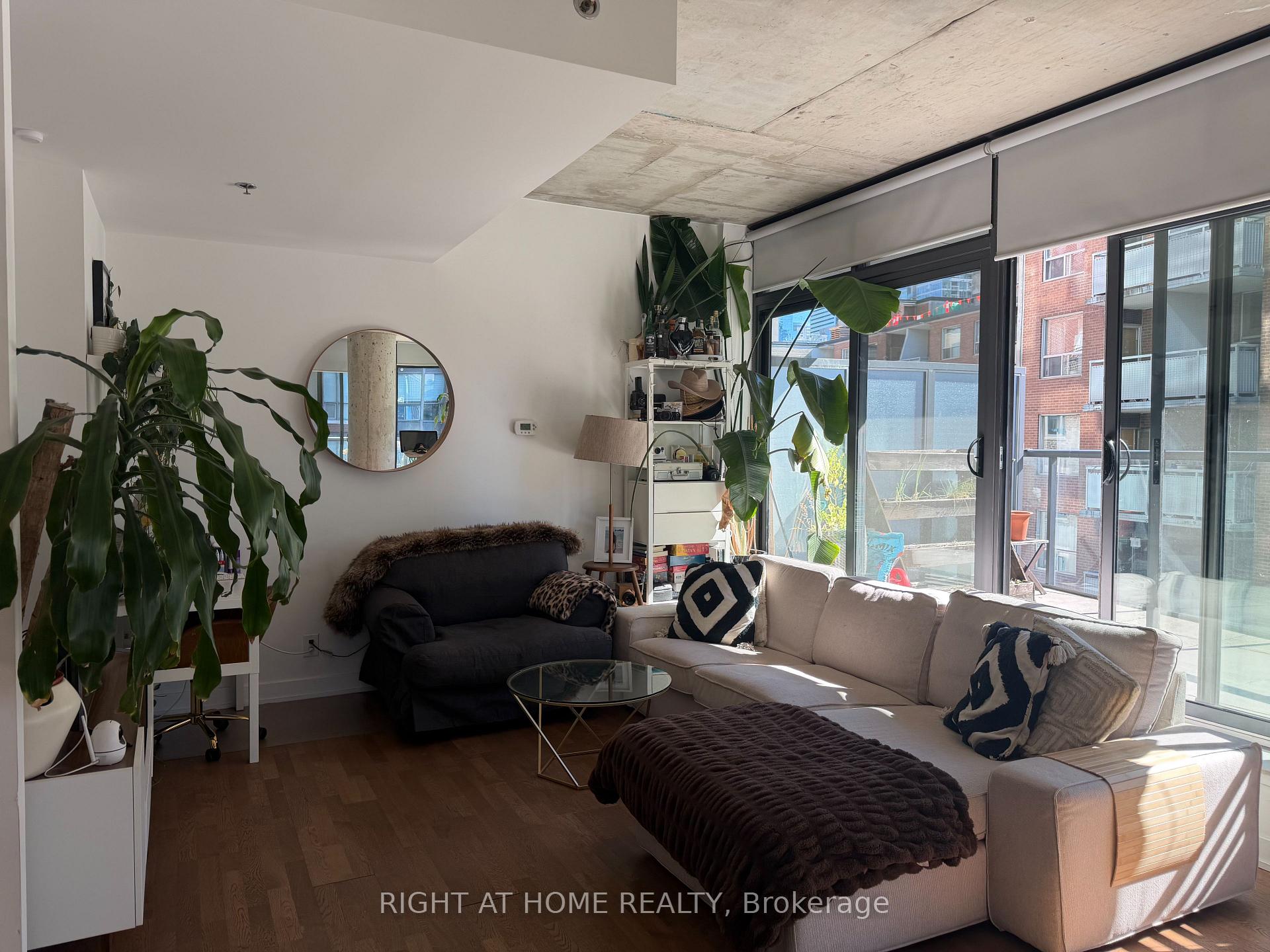 Photo 4 of Unit 509, 15 Beverley Street, Toronto, Kensington-Chinatown — HOMEH