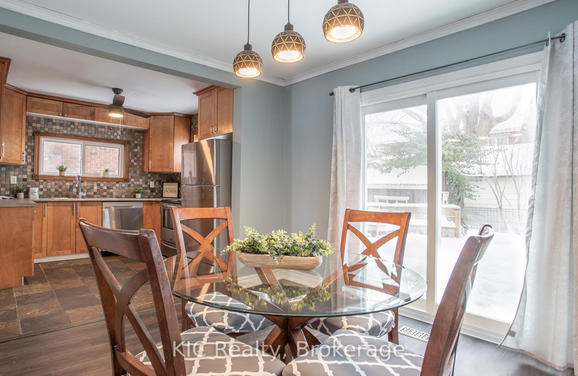 Photo 10 of 200 Oshawa Boulevard N, Oshawa, O'Neill — HOMEH