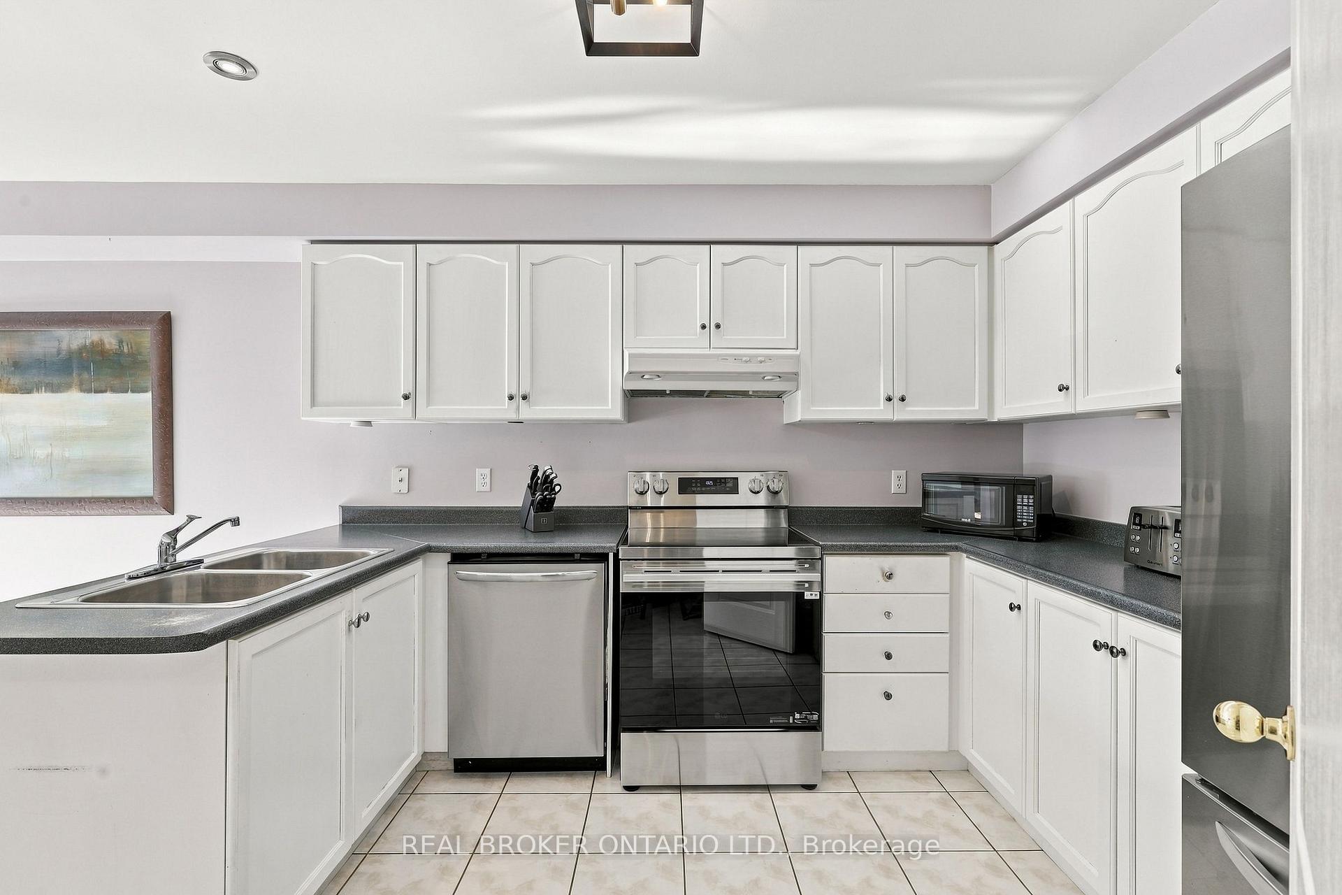 Photo 5 of 20 Kendra Court, Brampton, Snelgrove — HOMEH