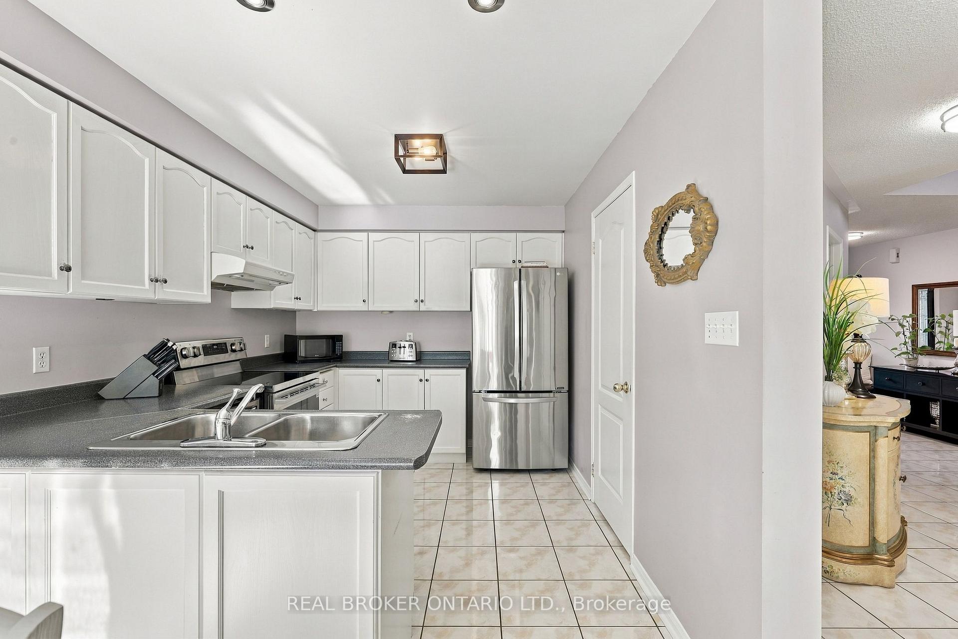 Photo 6 of 20 Kendra Court, Brampton, Snelgrove — HOMEH