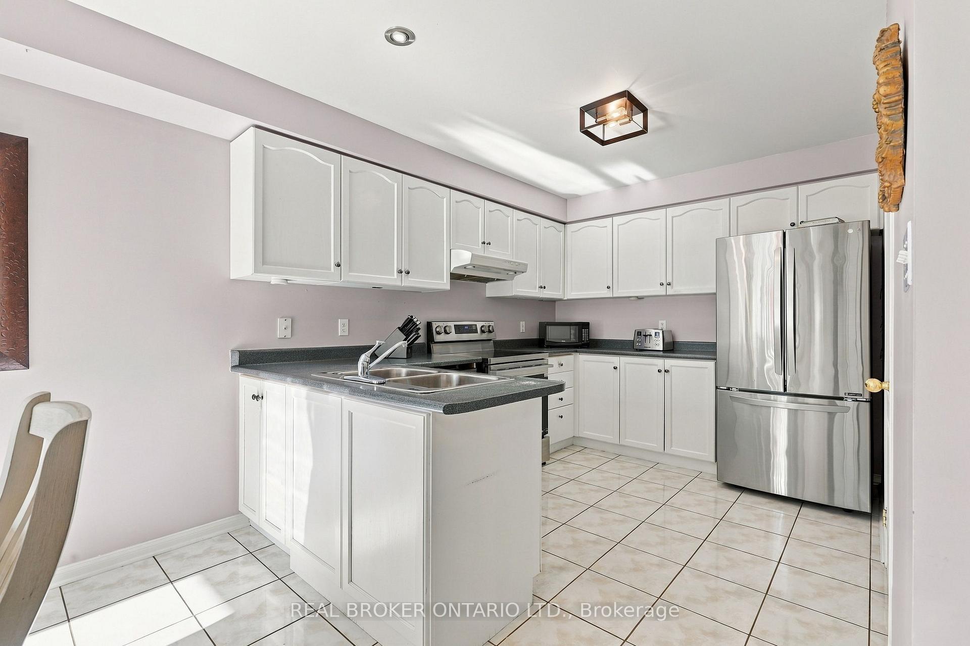 Photo 7 of 20 Kendra Court, Brampton, Snelgrove — HOMEH