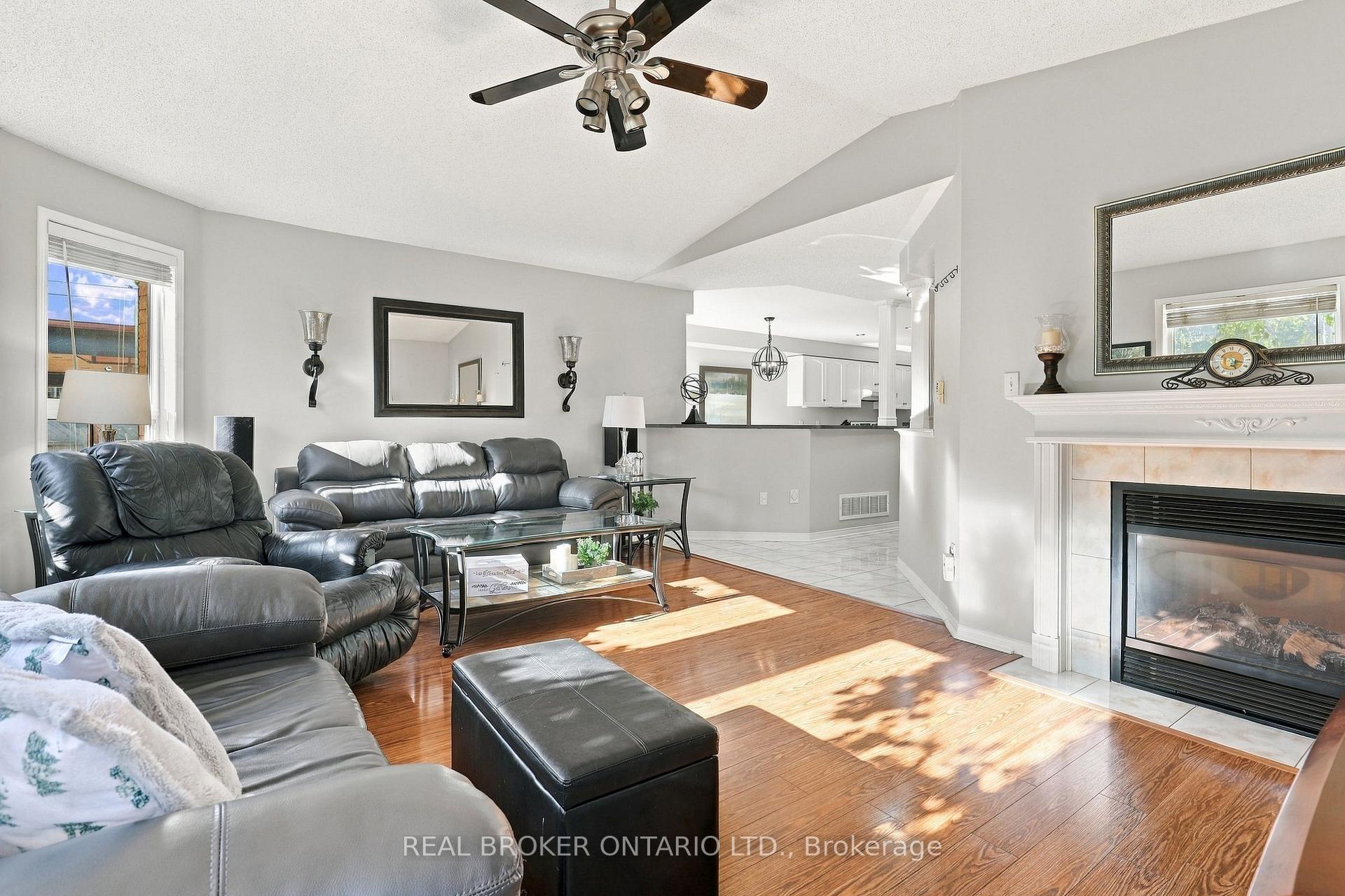 Photo 9 of 20 Kendra Court, Brampton, Snelgrove — HOMEH