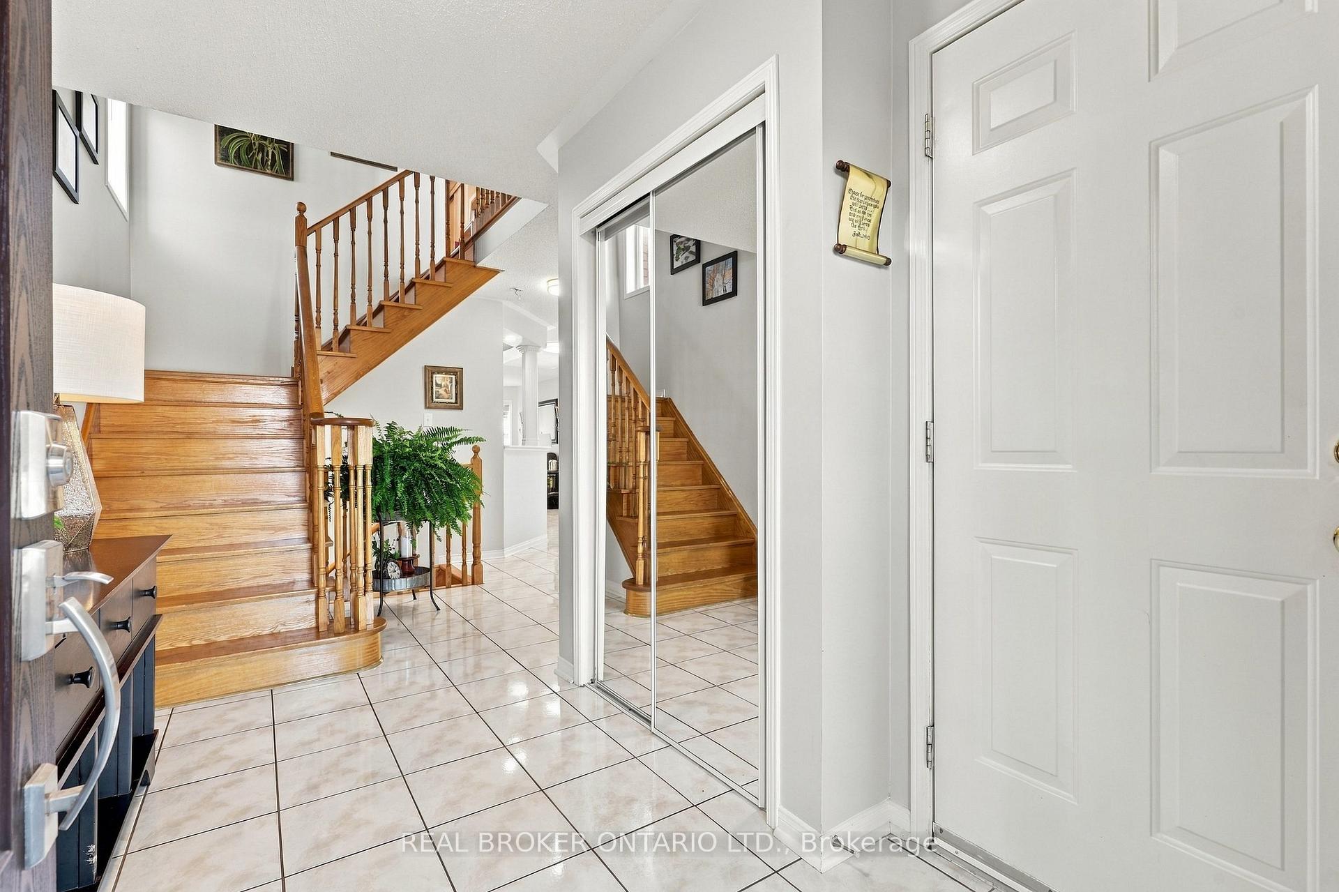 Photo 15 of 20 Kendra Court, Brampton, Snelgrove — HOMEH