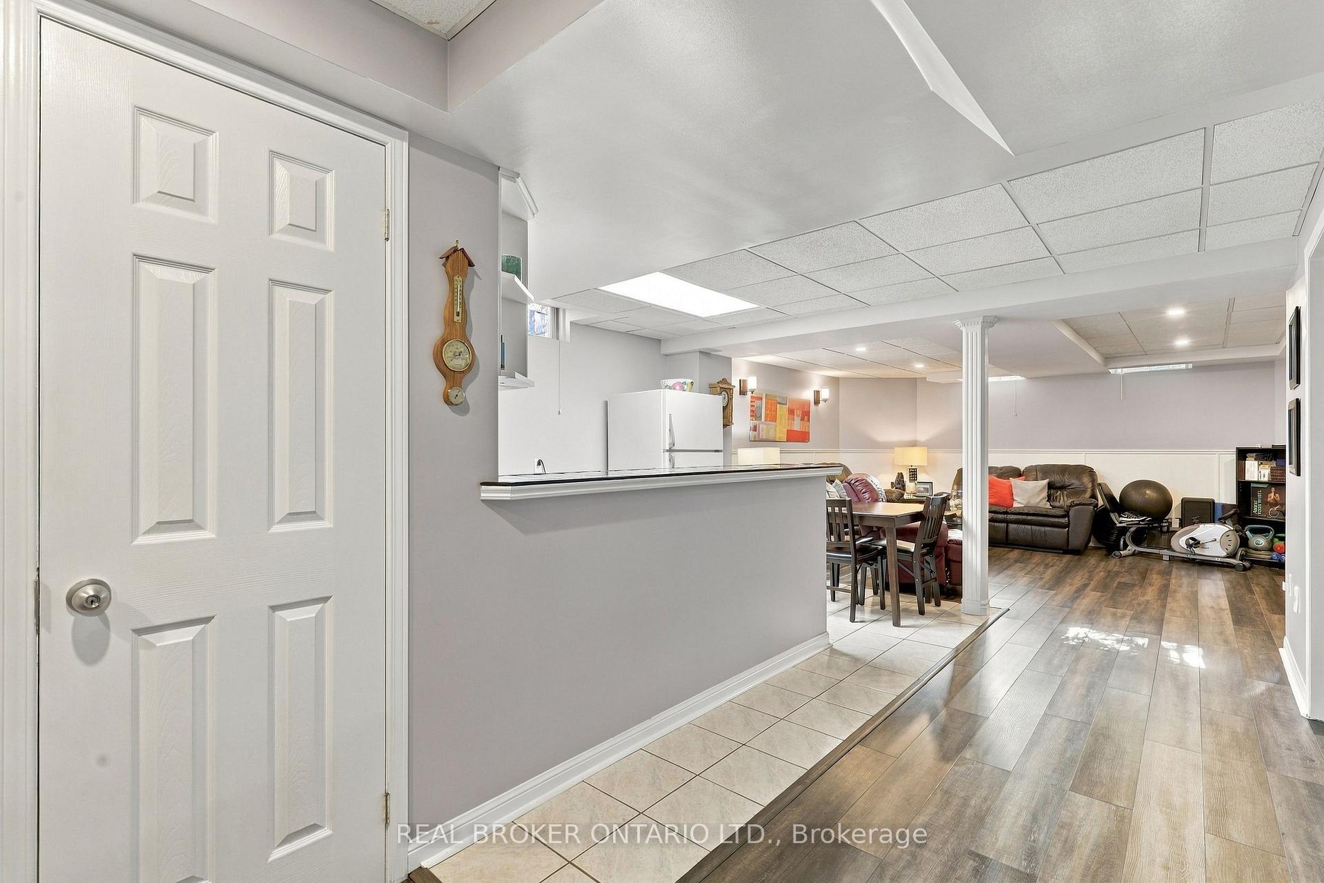 Photo 32 of 20 Kendra Court, Brampton, Snelgrove — HOMEH