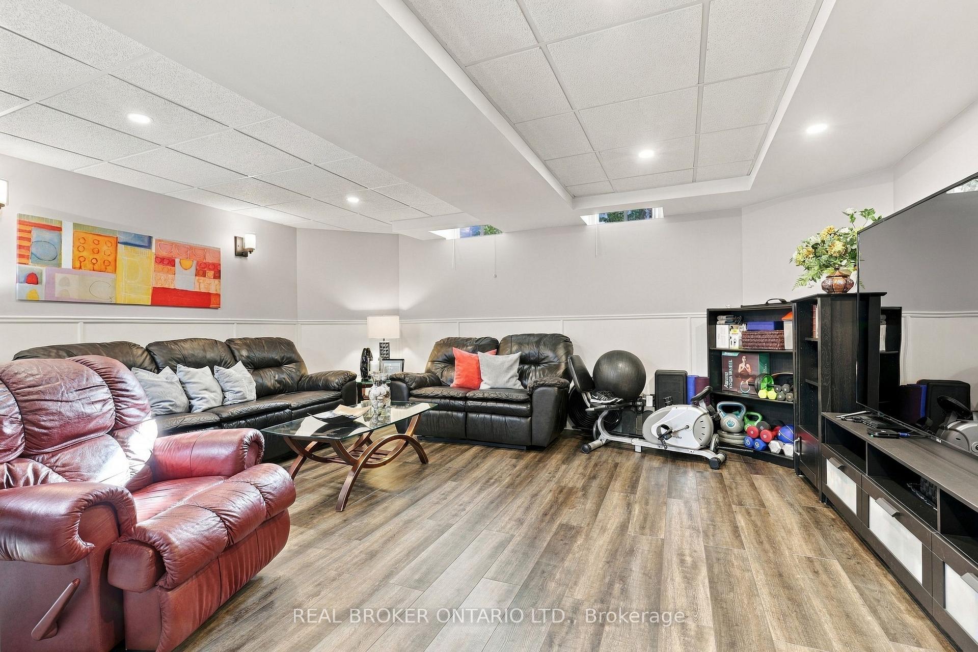 Photo 33 of 20 Kendra Court, Brampton, Snelgrove — HOMEH