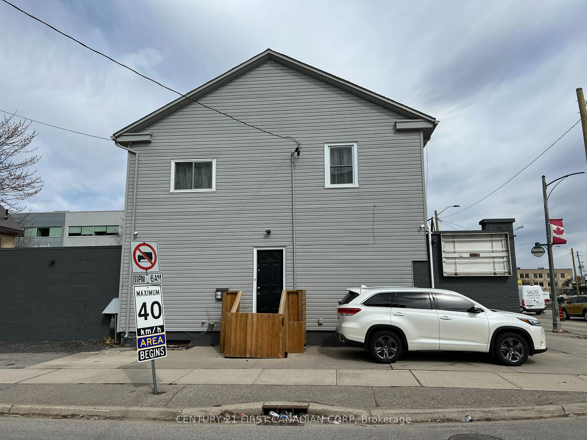 Photo of 213 Wellington Street