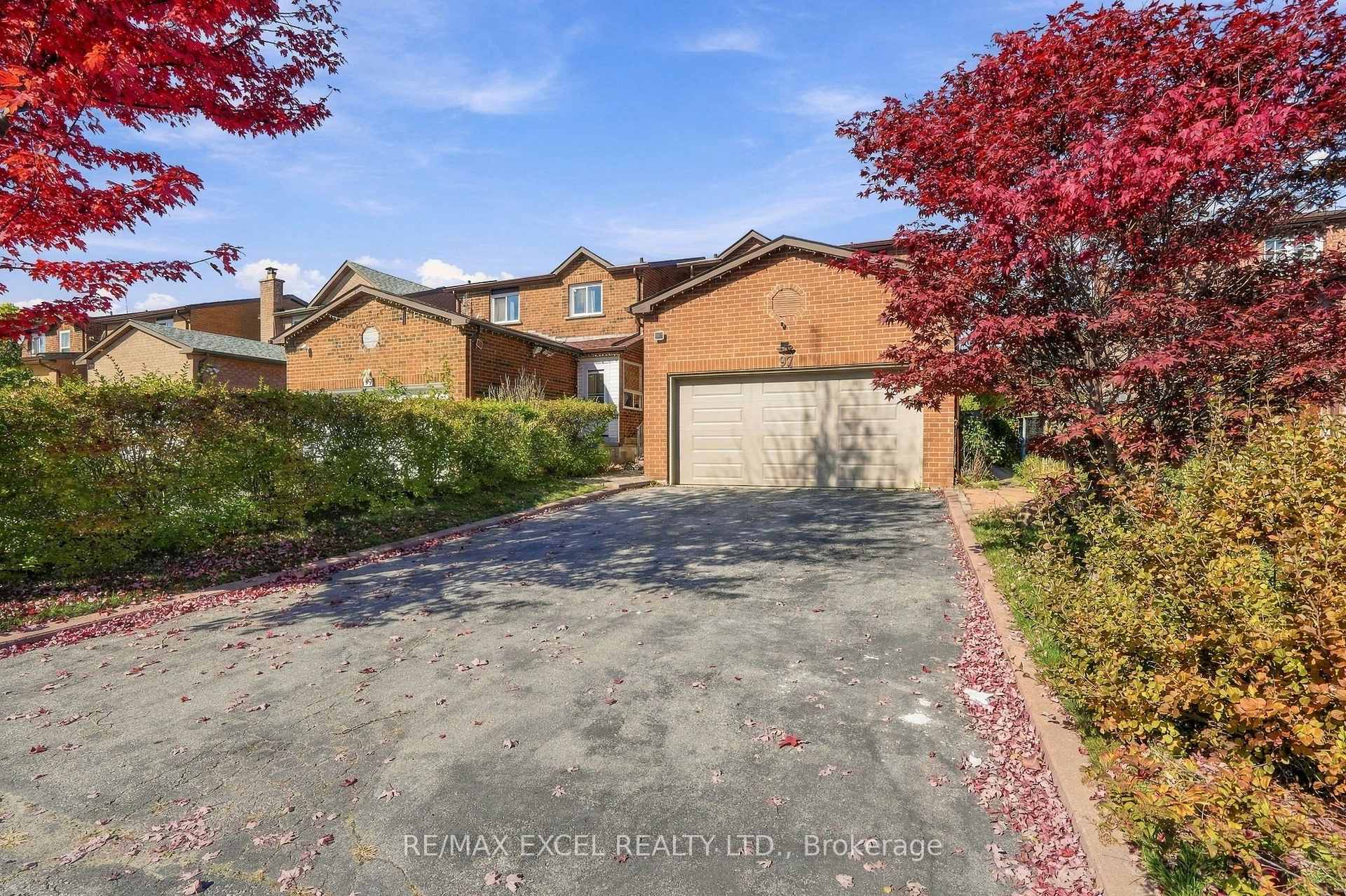 Photo 2 of 97 Tangmere Crescent, Markham, Milliken Mills East — HOMEH