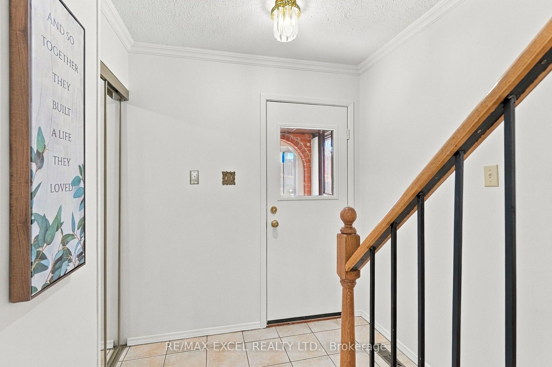 Photo 4 of 97 Tangmere Crescent, Markham, Milliken Mills East — HOMEH