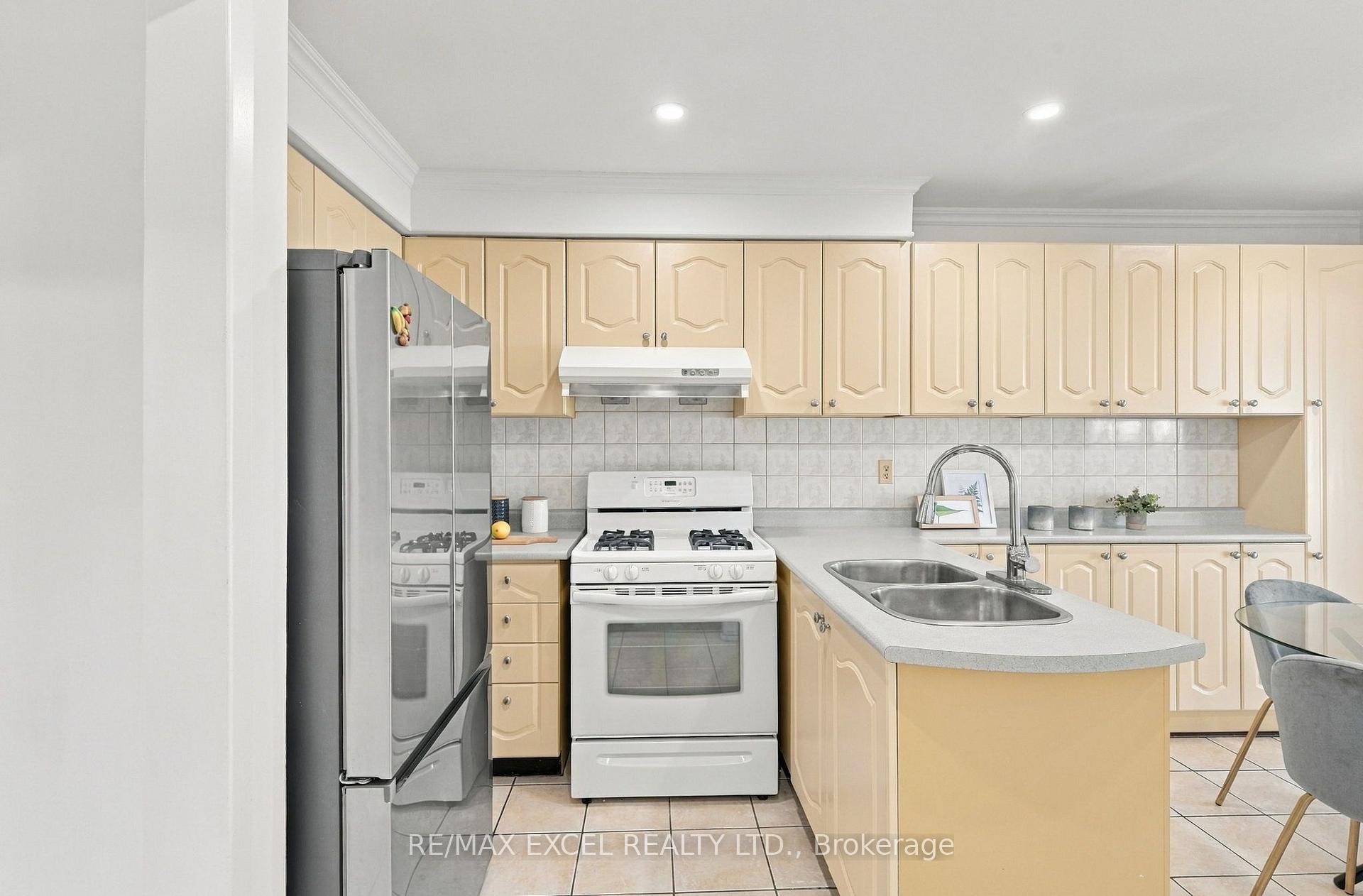 Photo 14 of 97 Tangmere Crescent, Markham, Milliken Mills East — HOMEH