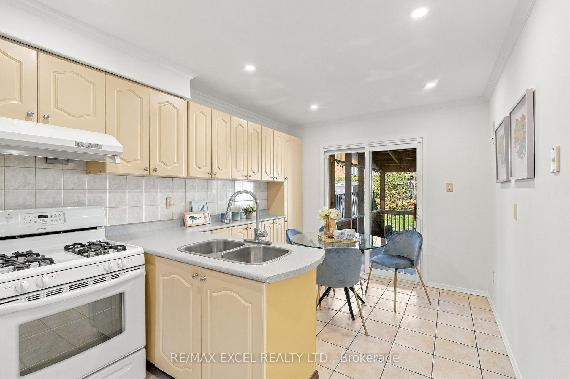 Photo 17 of 97 Tangmere Crescent, Markham, Milliken Mills East — HOMEH