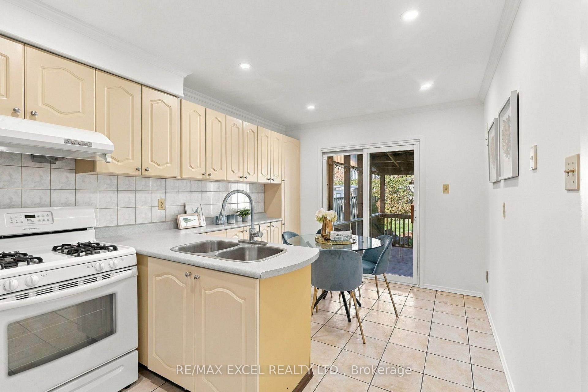 Photo 18 of 97 Tangmere Crescent, Markham, Milliken Mills East — HOMEH