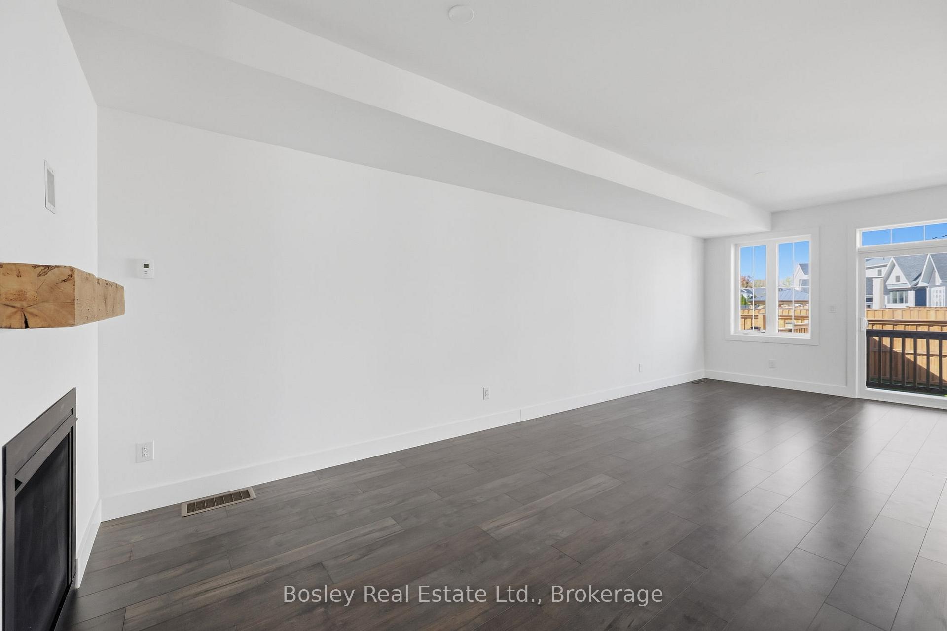Photo 5 of 134 White Oak Crescent, Blue Mountains — HOMEH