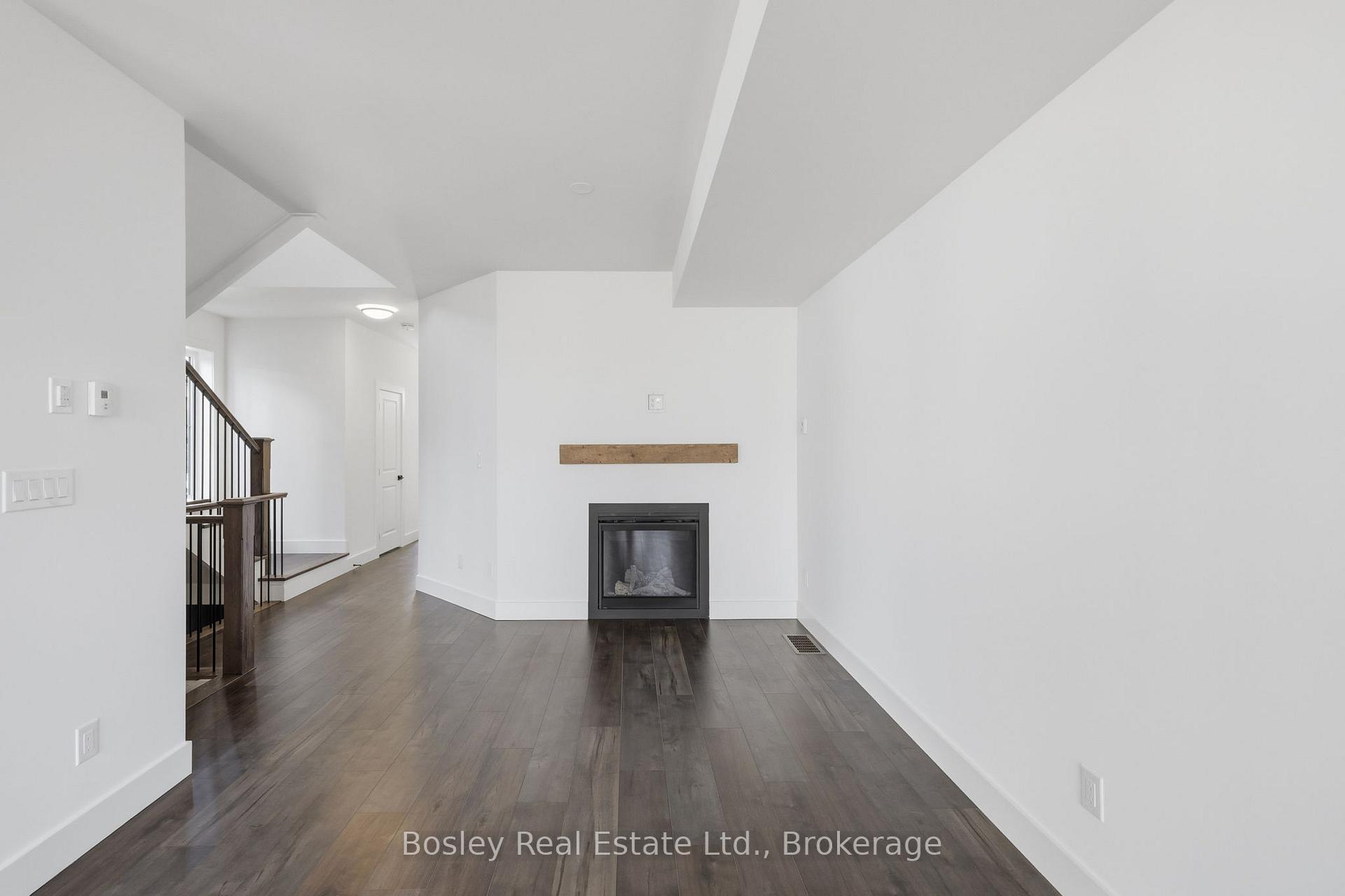 Photo 6 of 134 White Oak Crescent, Blue Mountains — HOMEH