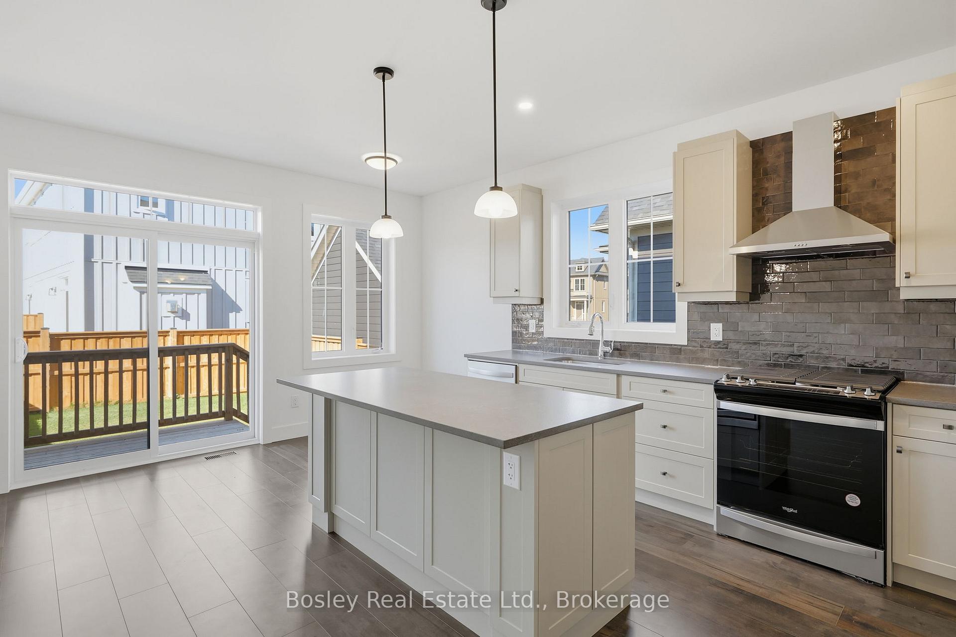 Photo 9 of 134 White Oak Crescent, Blue Mountains — HOMEH