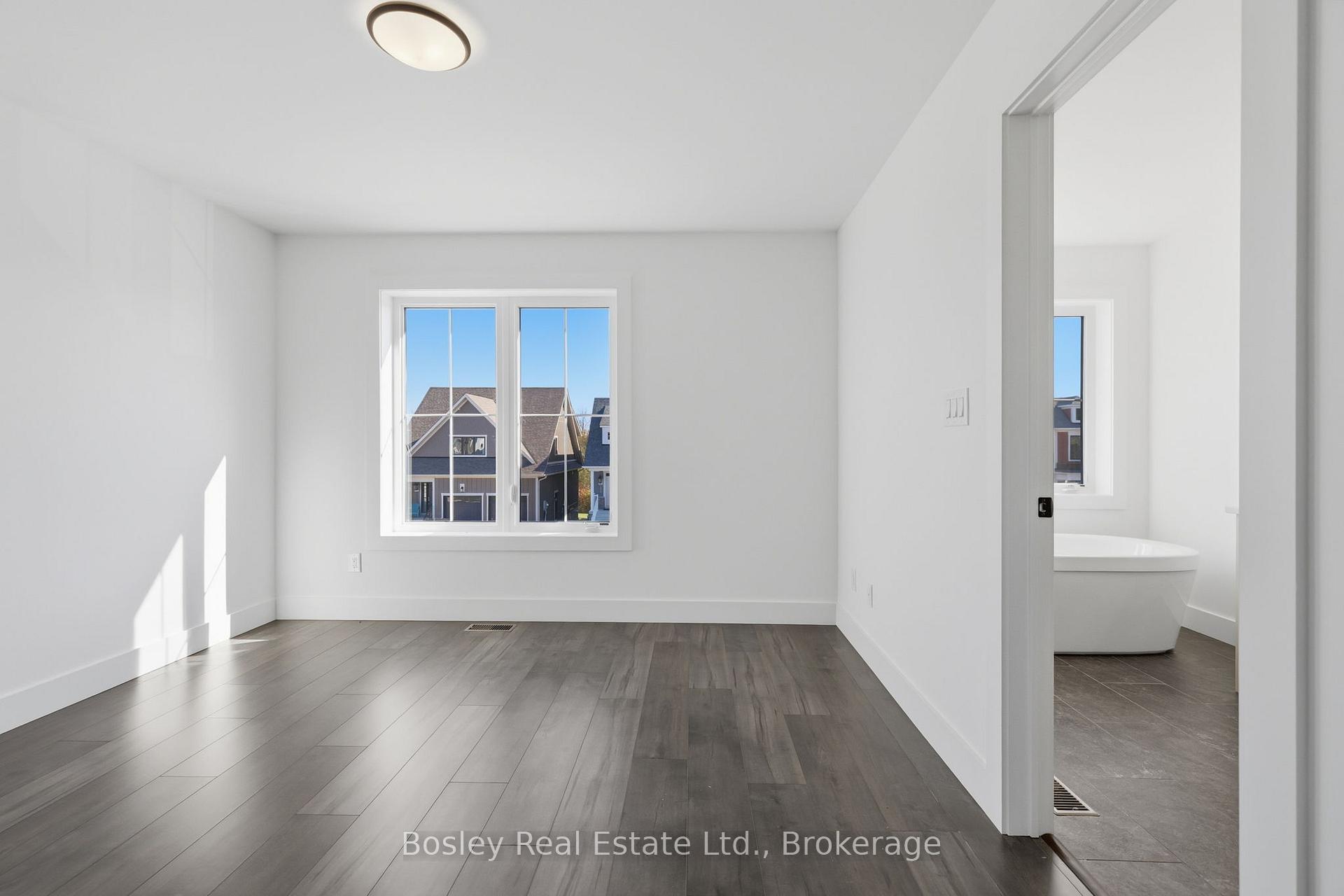 Photo 15 of 134 White Oak Crescent, Blue Mountains — HOMEH