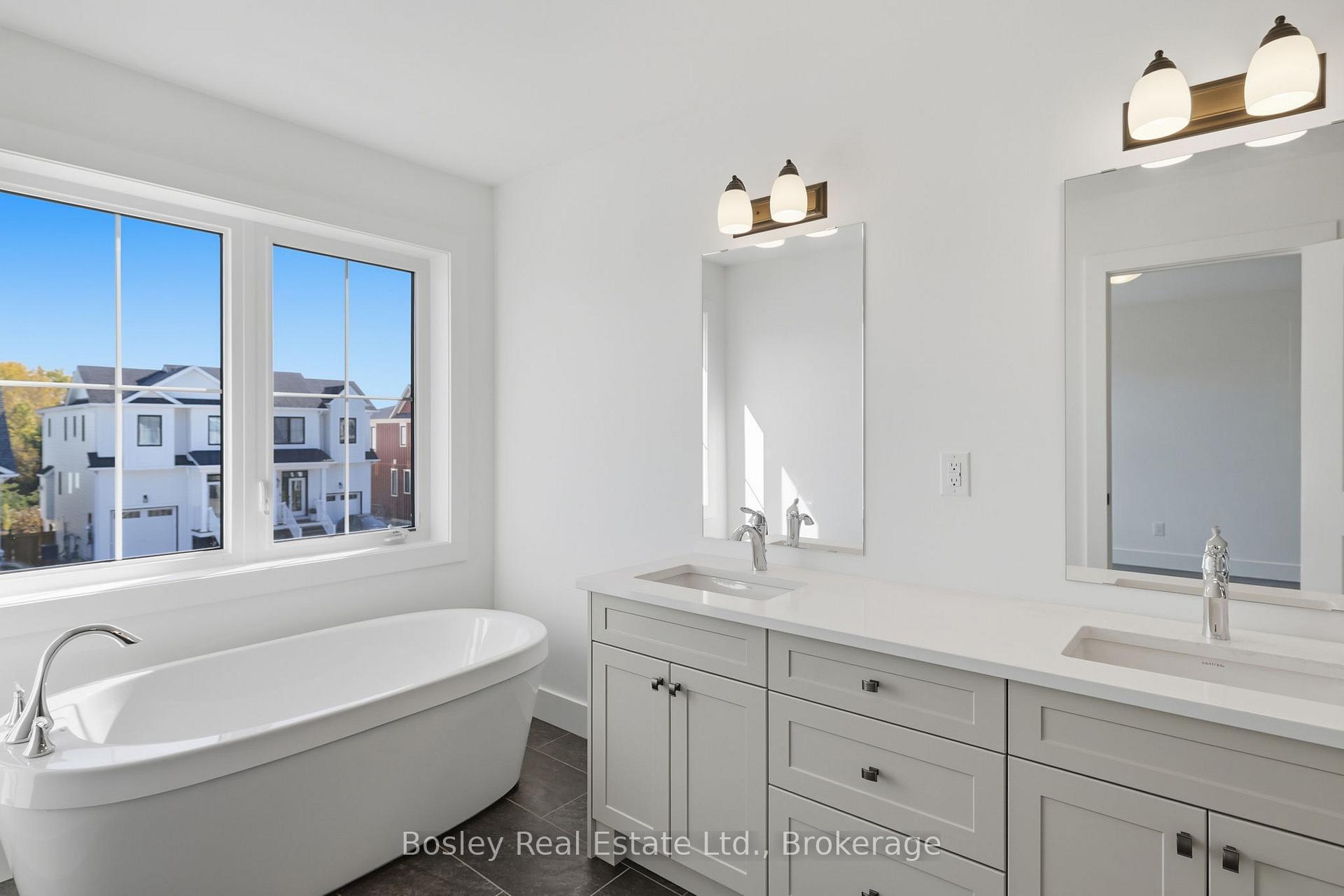 Photo 19 of 134 White Oak Crescent, Blue Mountains — HOMEH