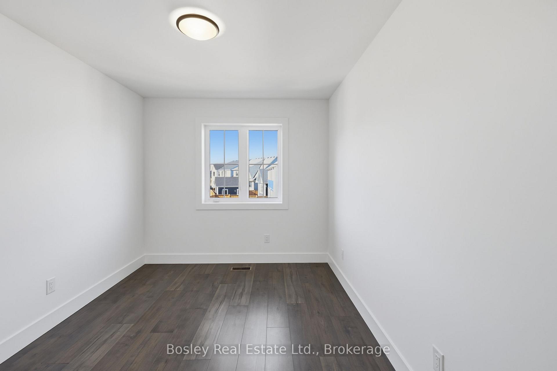 Photo 25 of 134 White Oak Crescent, Blue Mountains — HOMEH