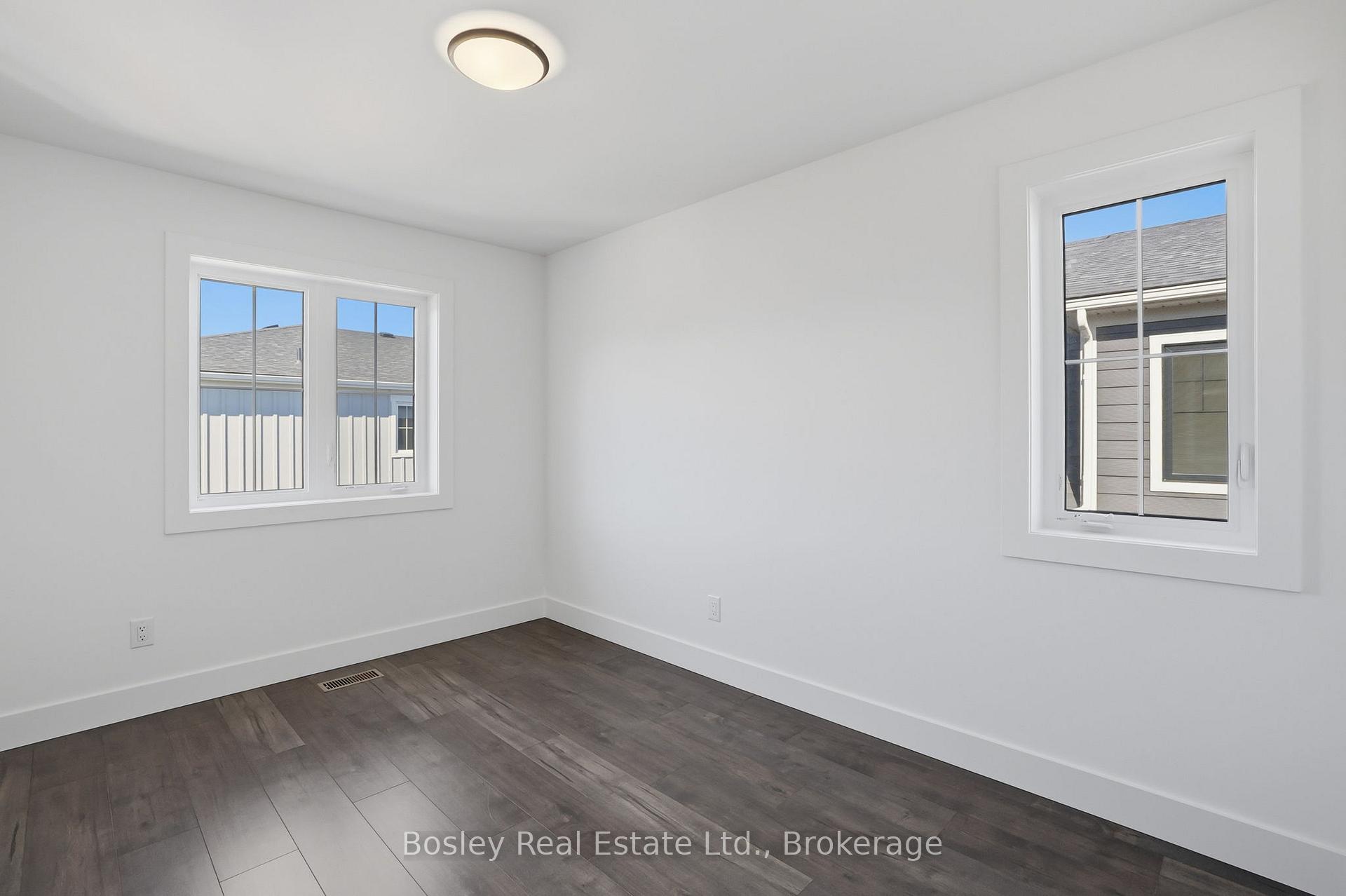 Photo 27 of 134 White Oak Crescent, Blue Mountains — HOMEH