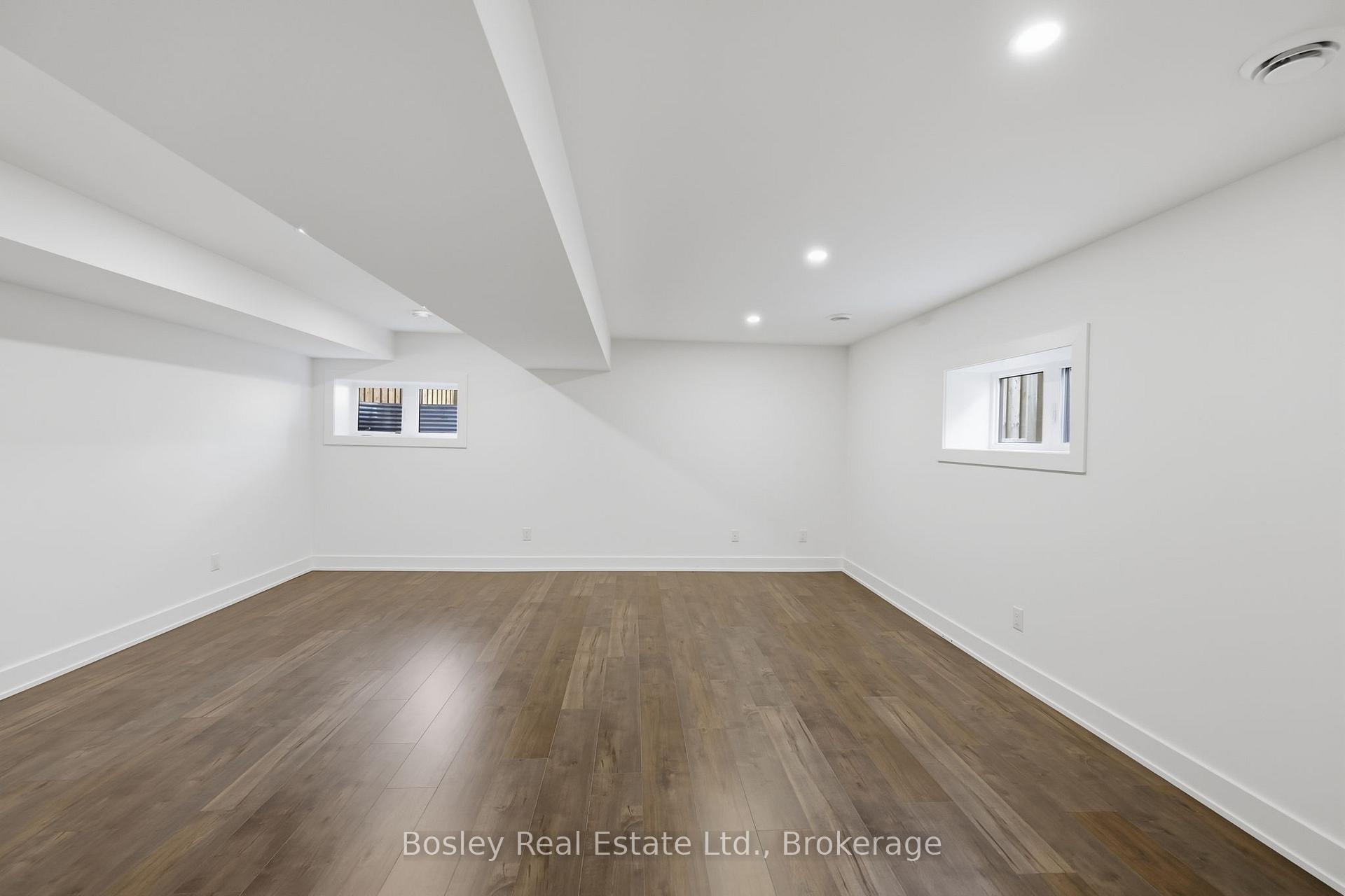 Photo 30 of 134 White Oak Crescent, Blue Mountains — HOMEH