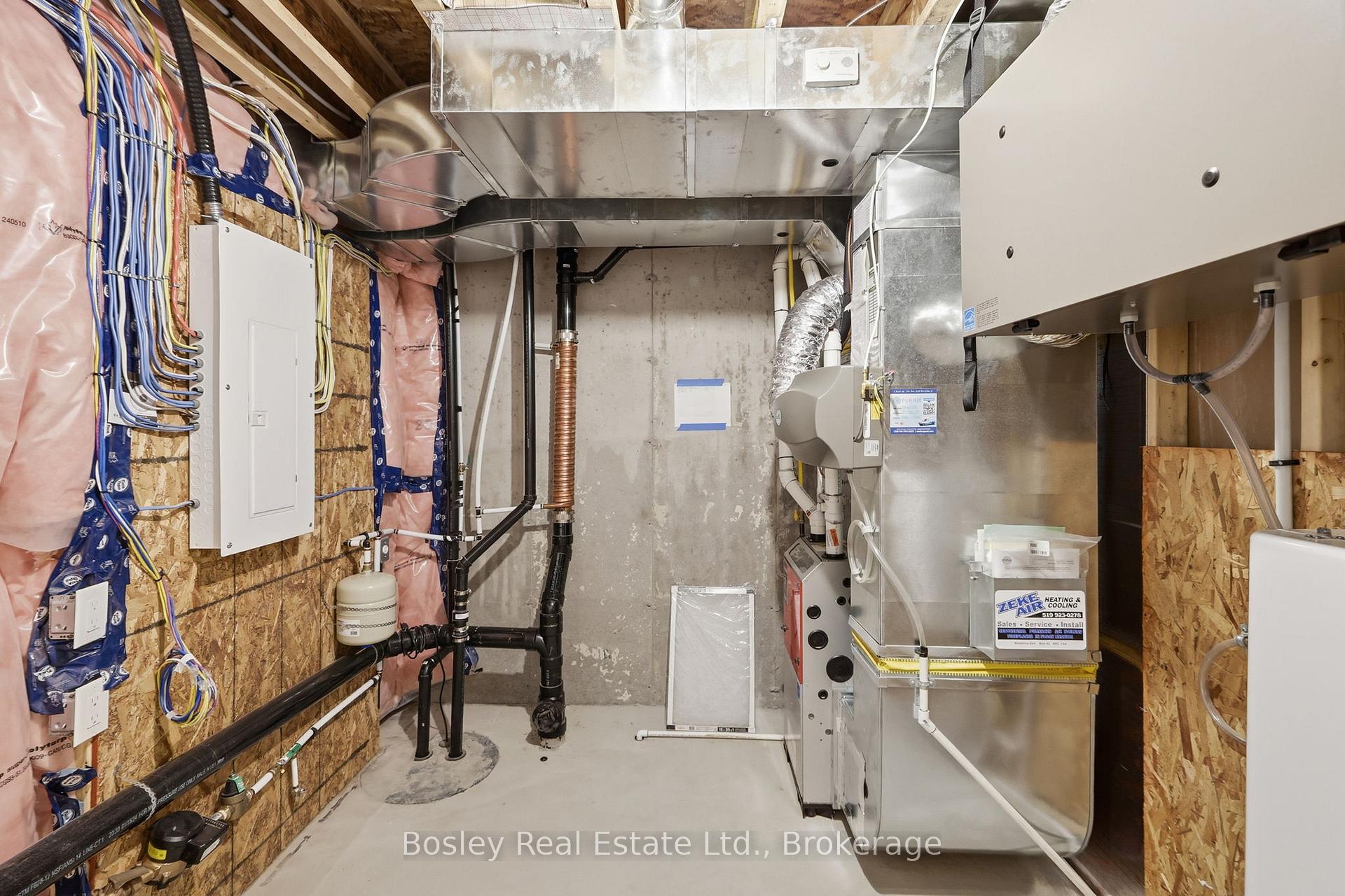 Photo 33 of 134 White Oak Crescent, Blue Mountains — HOMEH