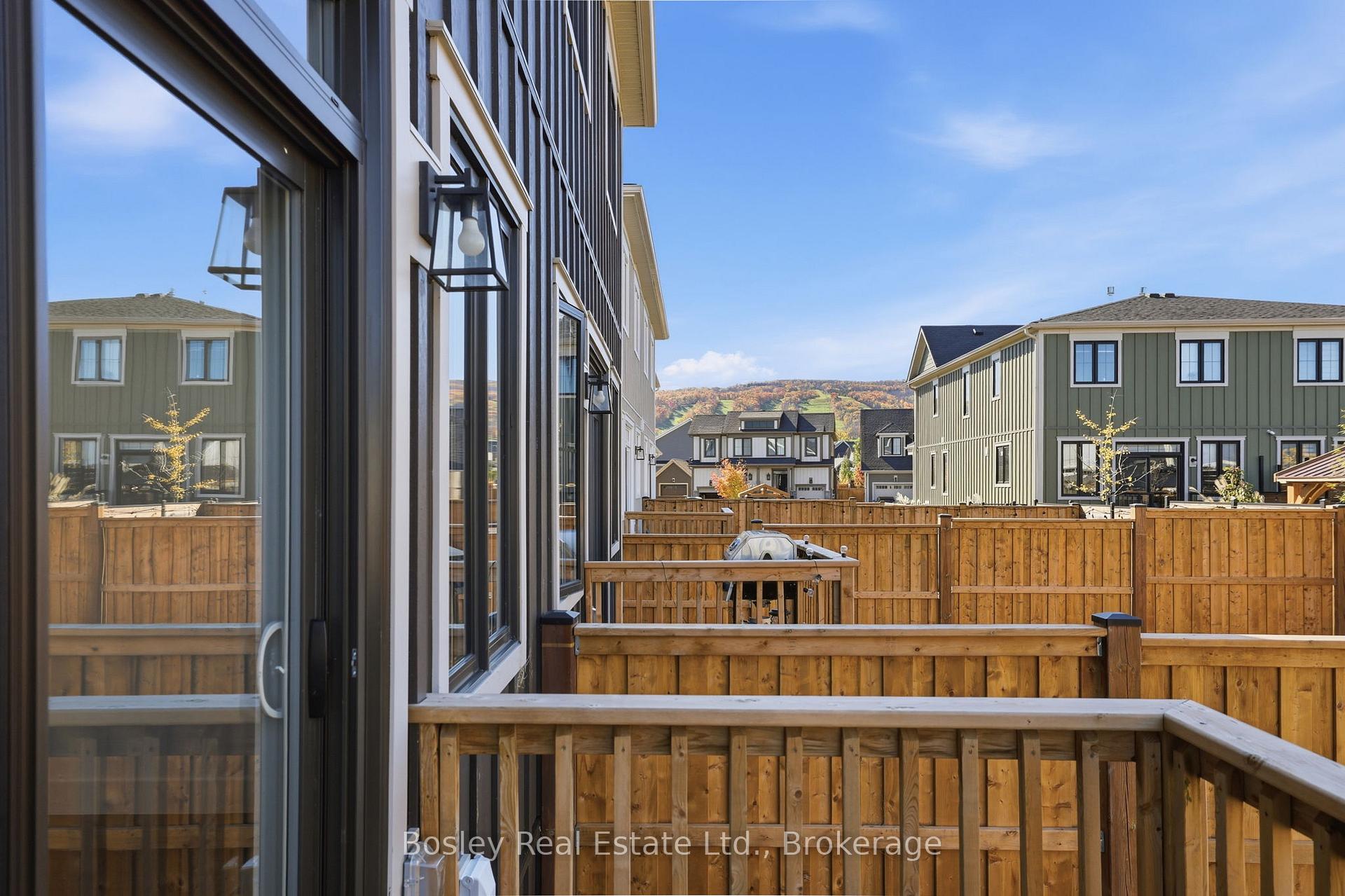 Photo 34 of 134 White Oak Crescent, Blue Mountains — HOMEH