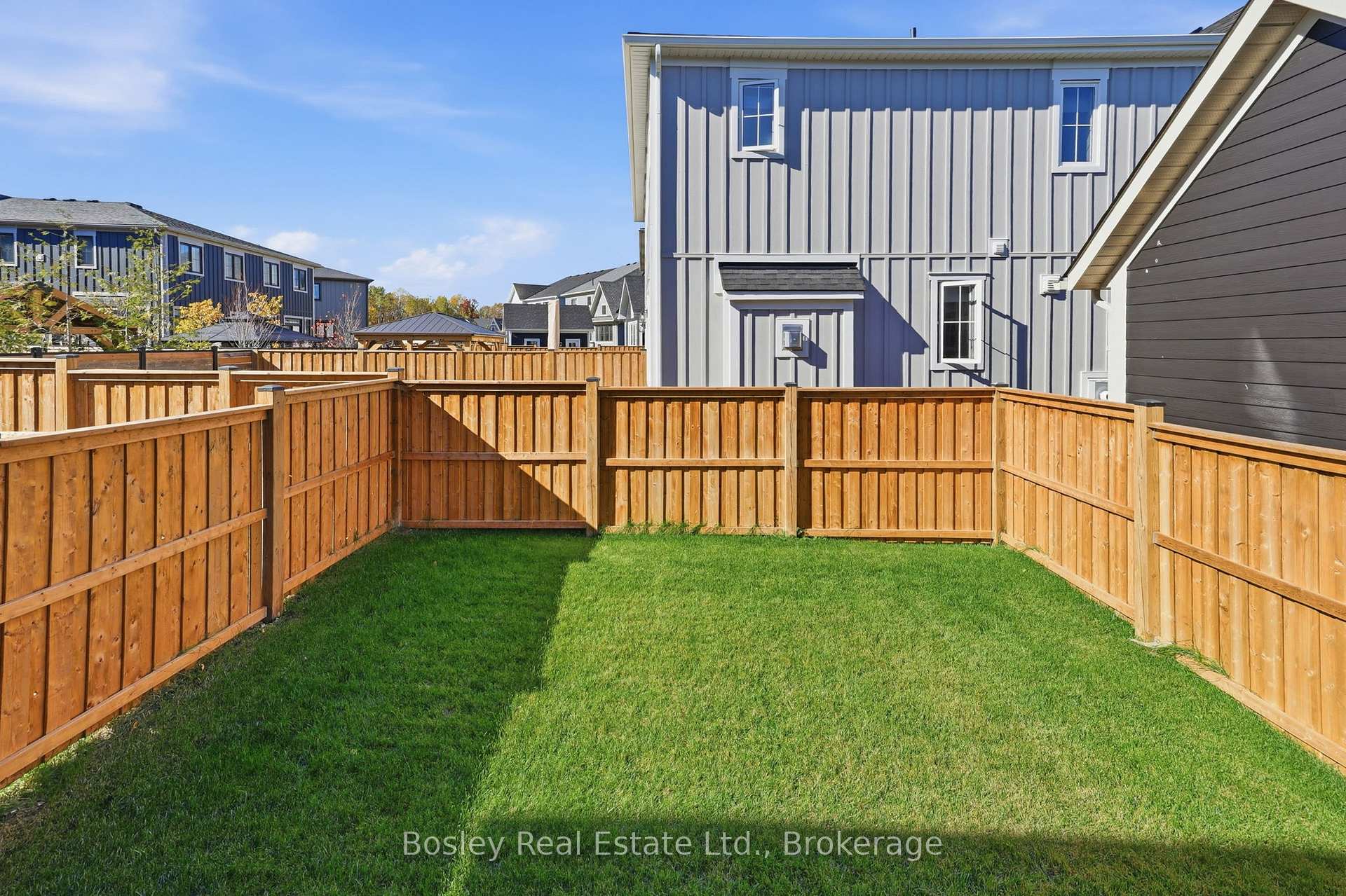Photo 35 of 134 White Oak Crescent, Blue Mountains — HOMEH