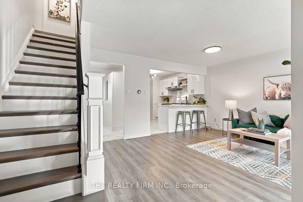 Photo 8 of Unit 9, 628 Wharncliffe Road S, London, South P — HOMEH