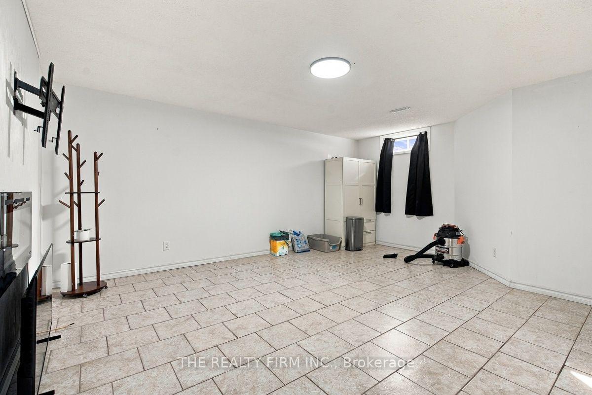Photo 29 of Unit 9, 628 Wharncliffe Road S, London, South P — HOMEH